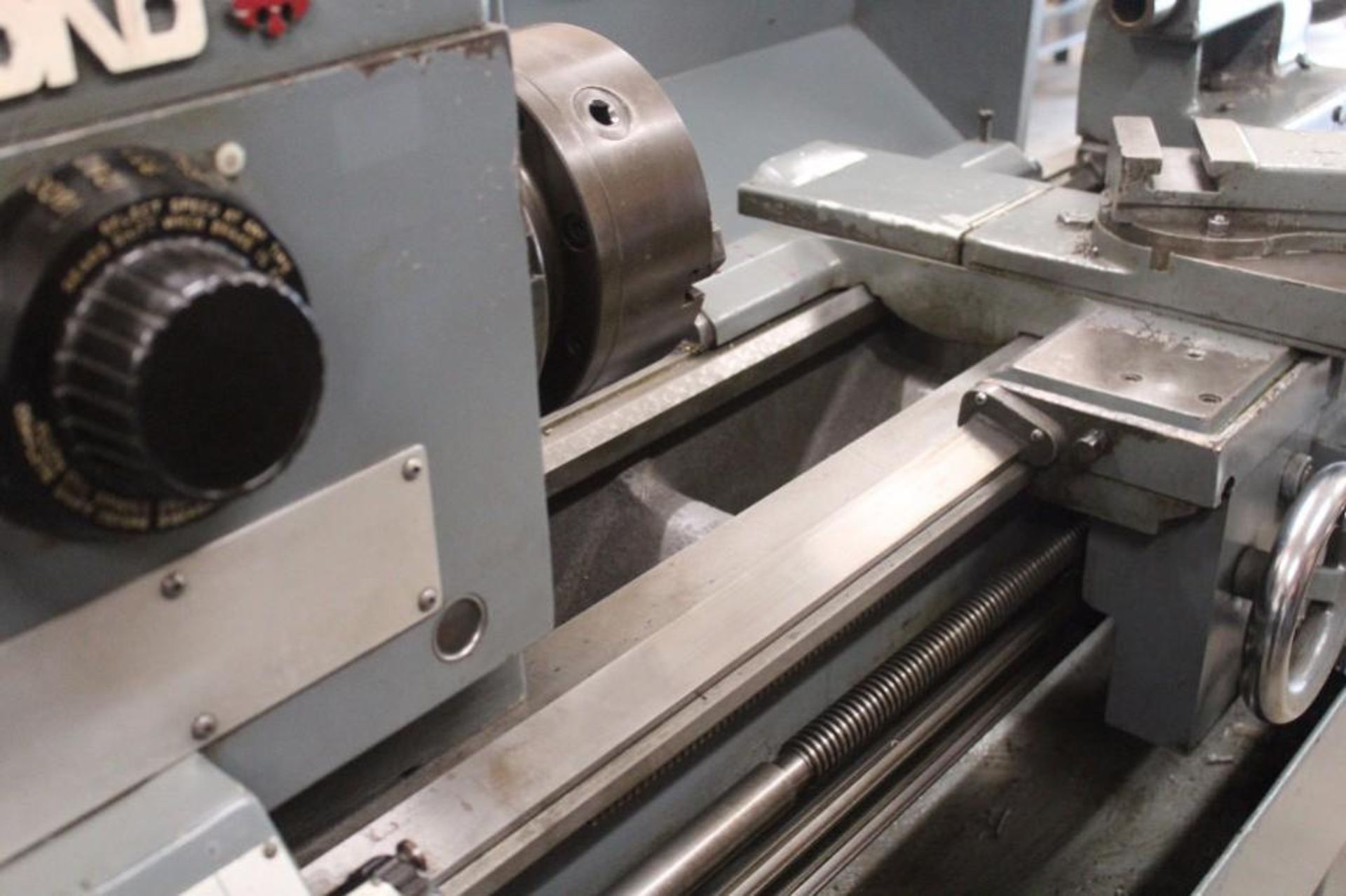 Leblond 15" x 32"Servo Shift Engine Lathe 2.25" HTS. Inch/Metric Treading & Dials Rohm 3 jaw chuck,2 - Image 7 of 16