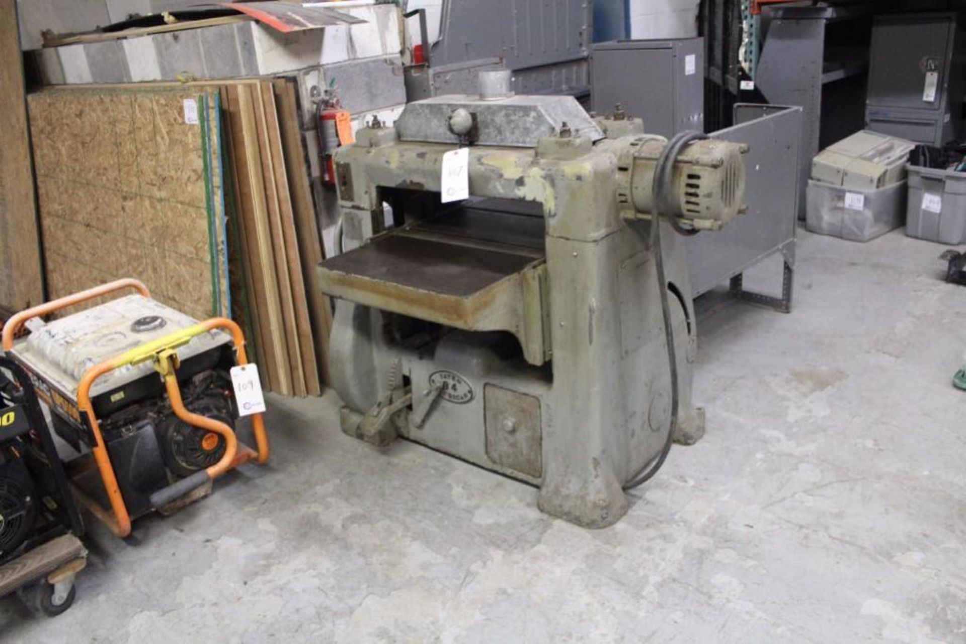 Yates American B-4 24" thickness planer 7.5hp, 220v/3ph Serial:B4905 - Image 2 of 10