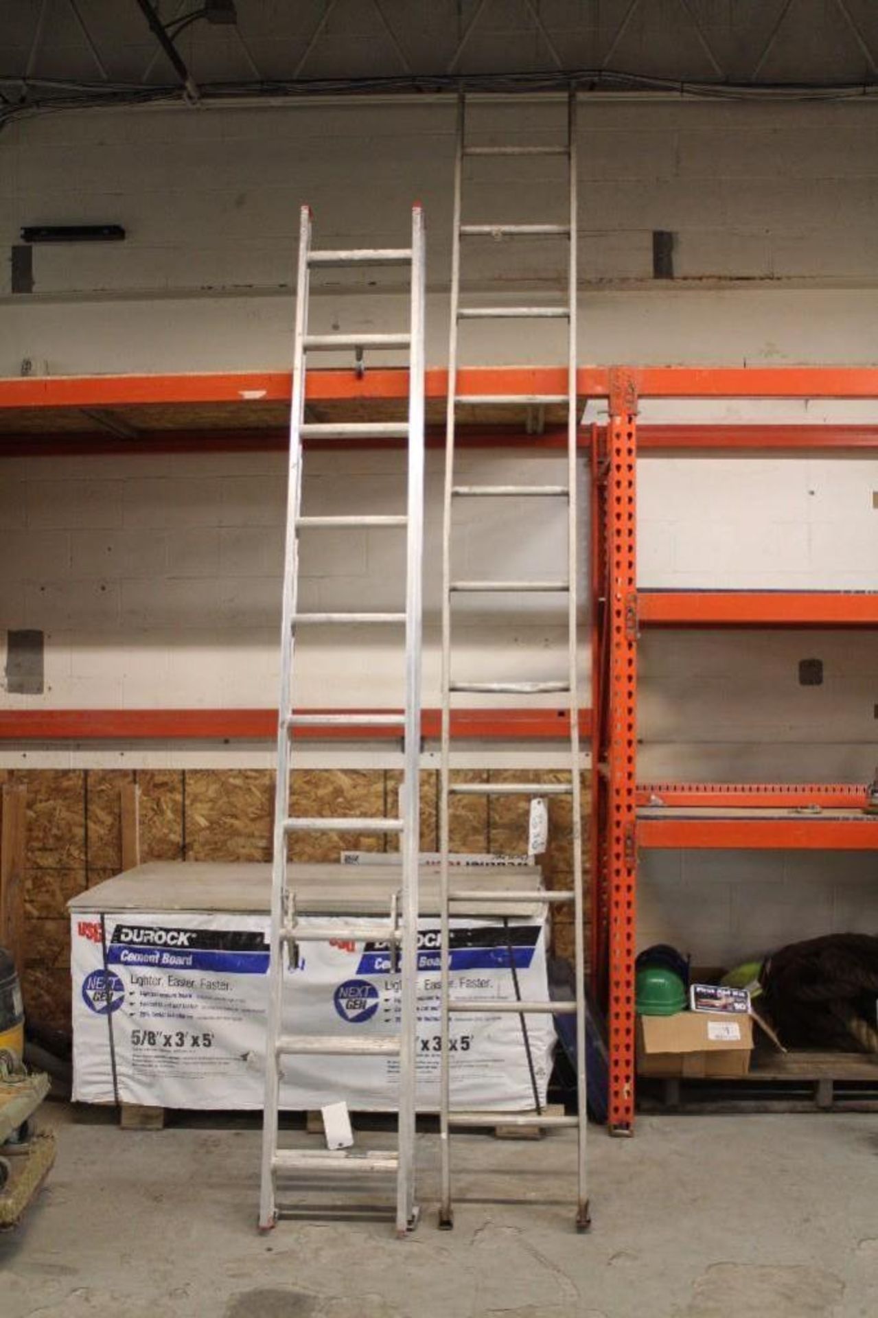 Louisville Ladder l - 2324 - 20, 20' extension ladder W/ 10' ladder