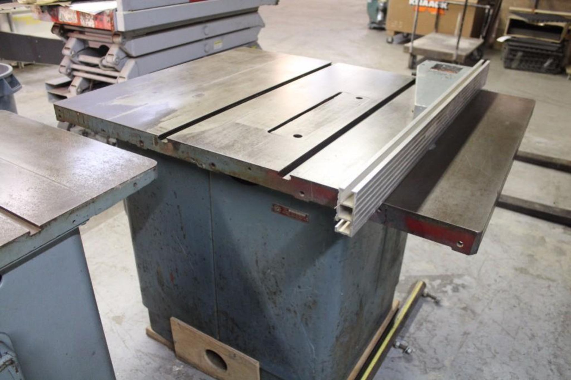 Delta Milwaukee 12/14 table saw Serial number : 6478 - A 230v/3ph - Image 5 of 9