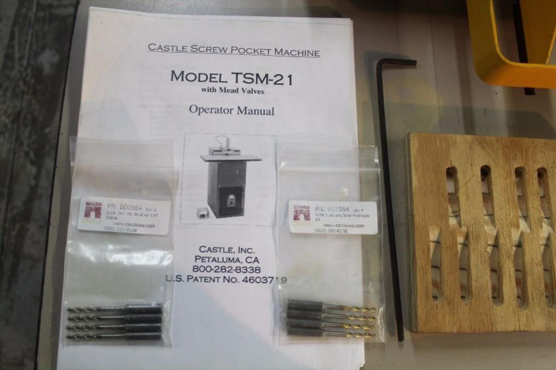 Castle model TSM - 21 screw pocket machine Serial no. 51645 115v/1ph - Image 8 of 9