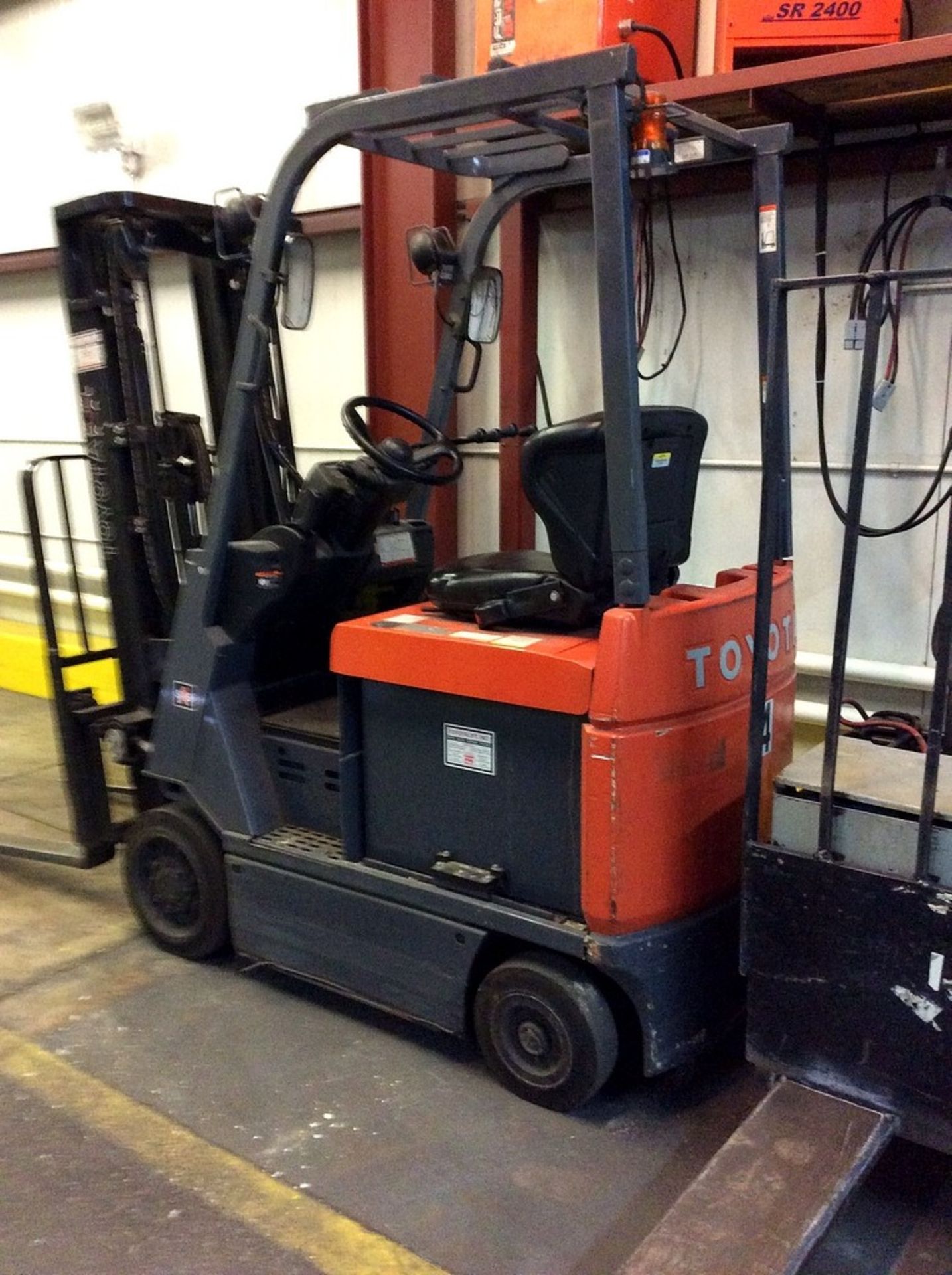 Toyota electric forklift Model 7FBCU15, Side Shift, 2600lb Cap, s/n: 64783Â w/Bassi SR2400 MTL2 - Bild 3 aus 8