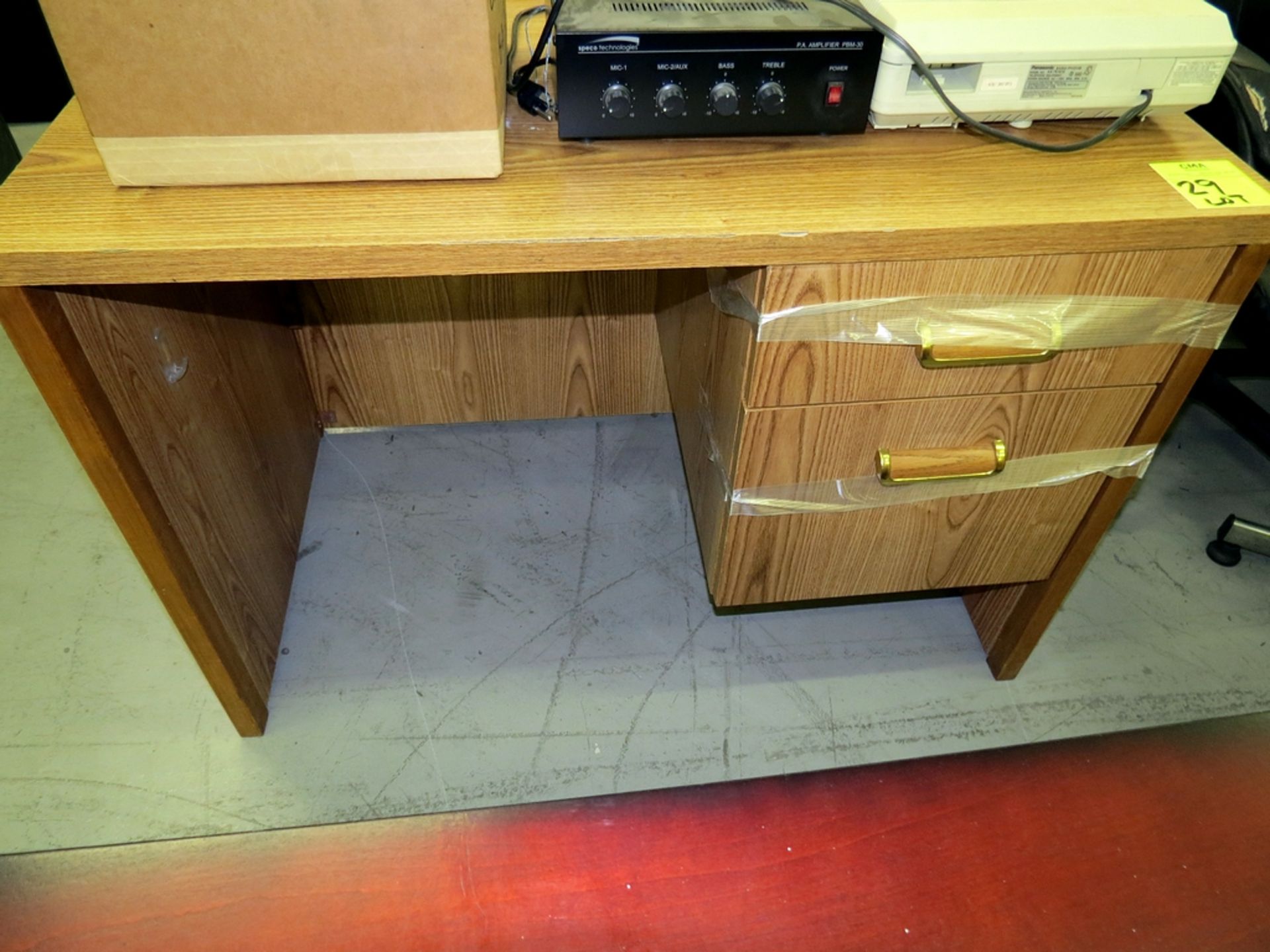 Lot of desks and cabinet - Image 2 of 3