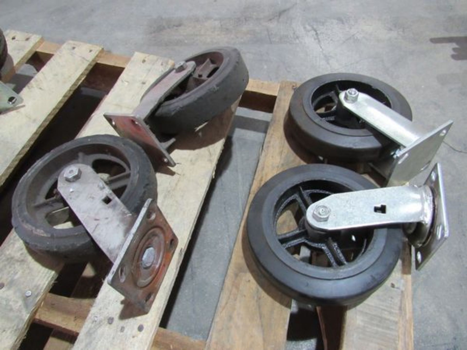 (qty - 10) Casters- - Image 3 of 6