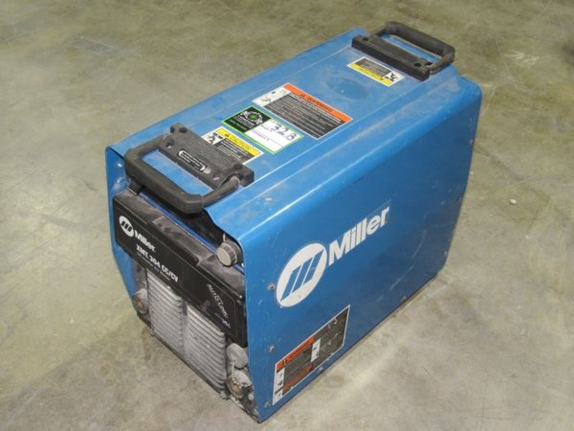 Miller XMT 304 Welder-