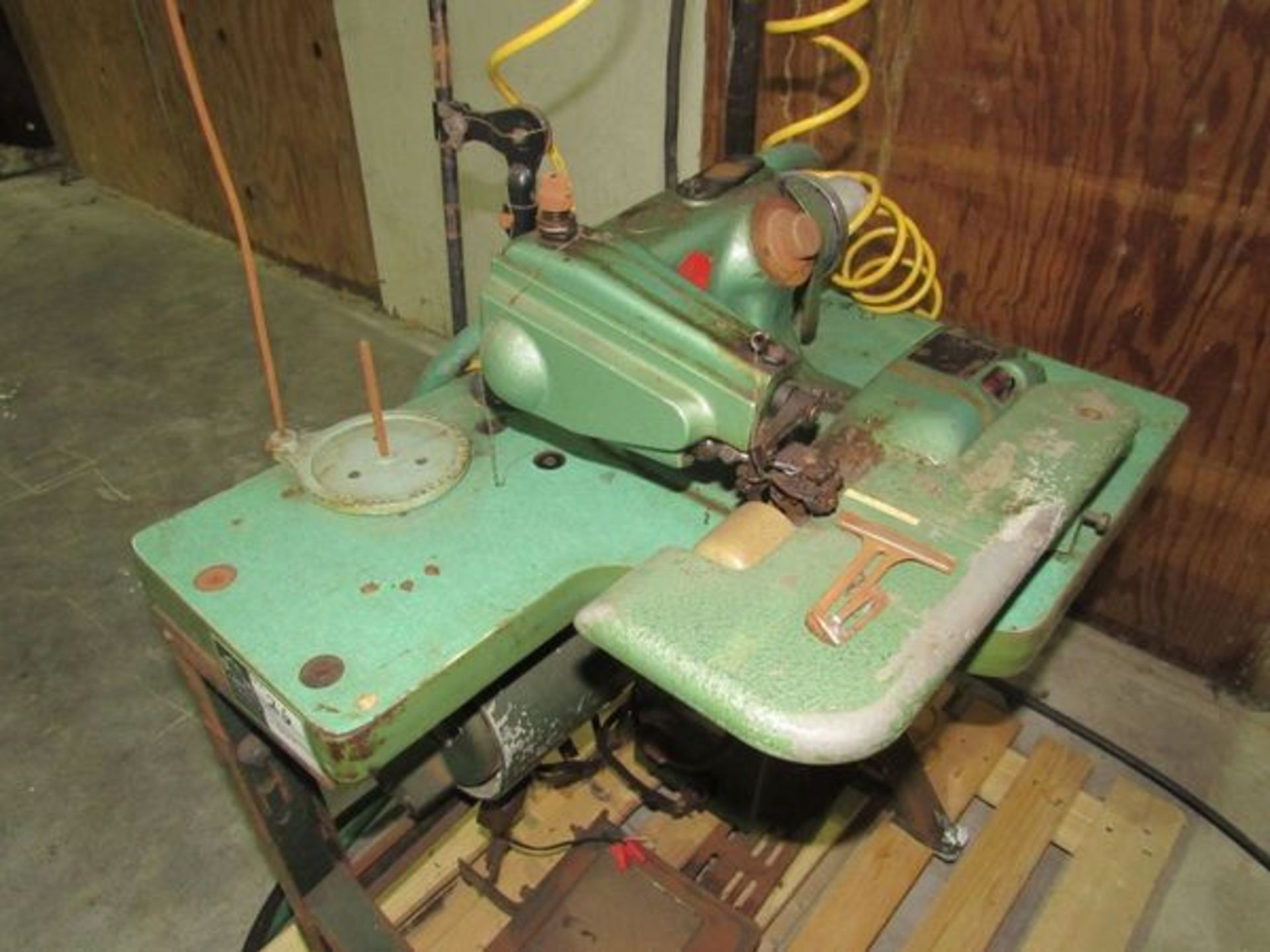 US Sewing Machine- - Image 2 of 7