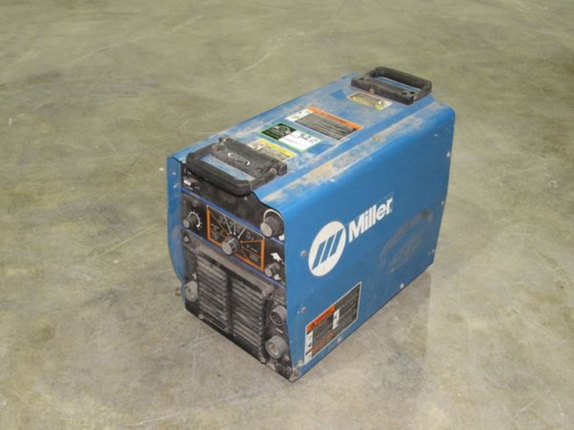 Miller XMT 304 Welder-