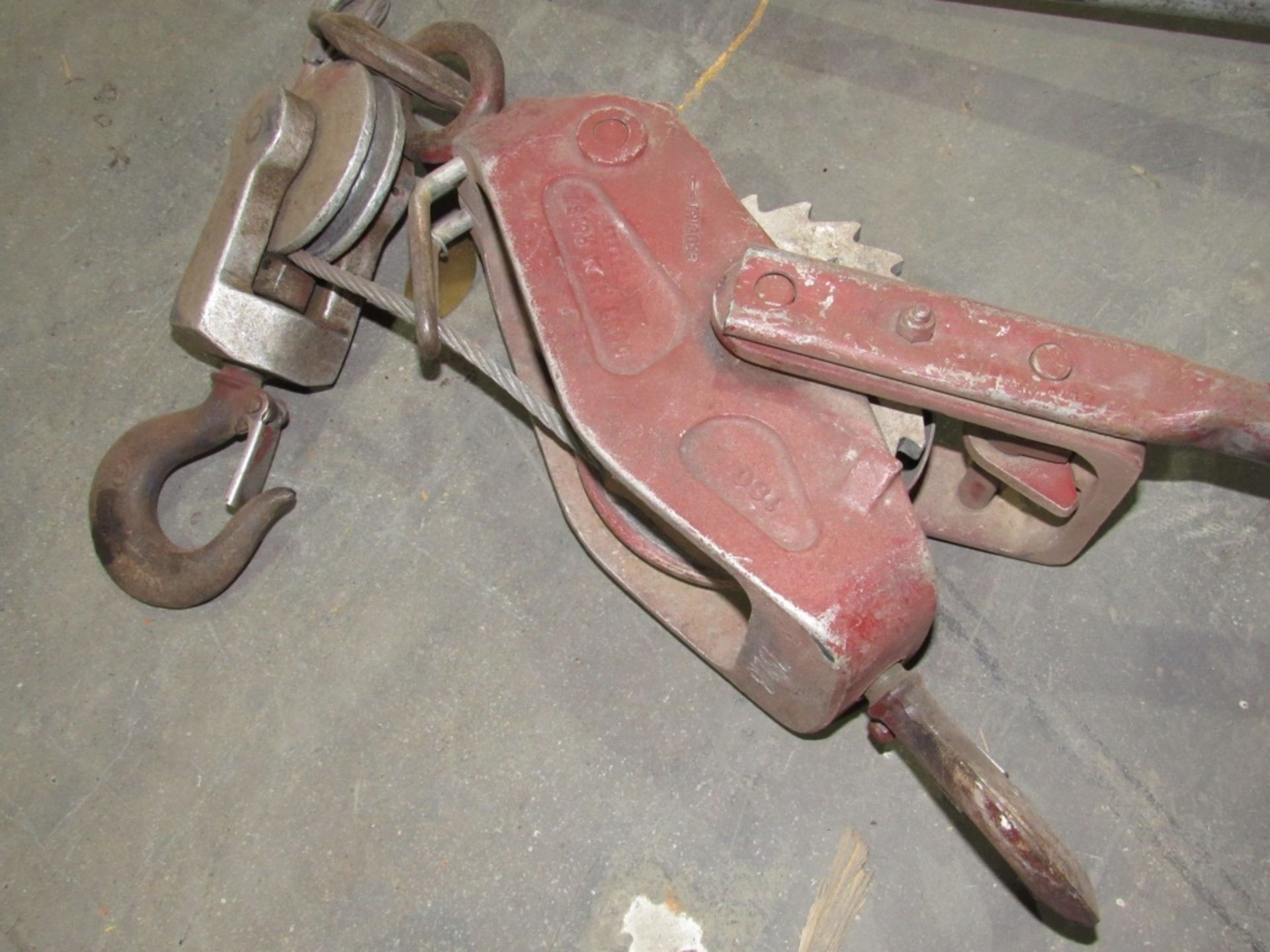 (qty - 2) Lincoln Cable Hoist- MFR - Lincoln Hoists 2,000 Lb Cap - Bild 4 aus 9