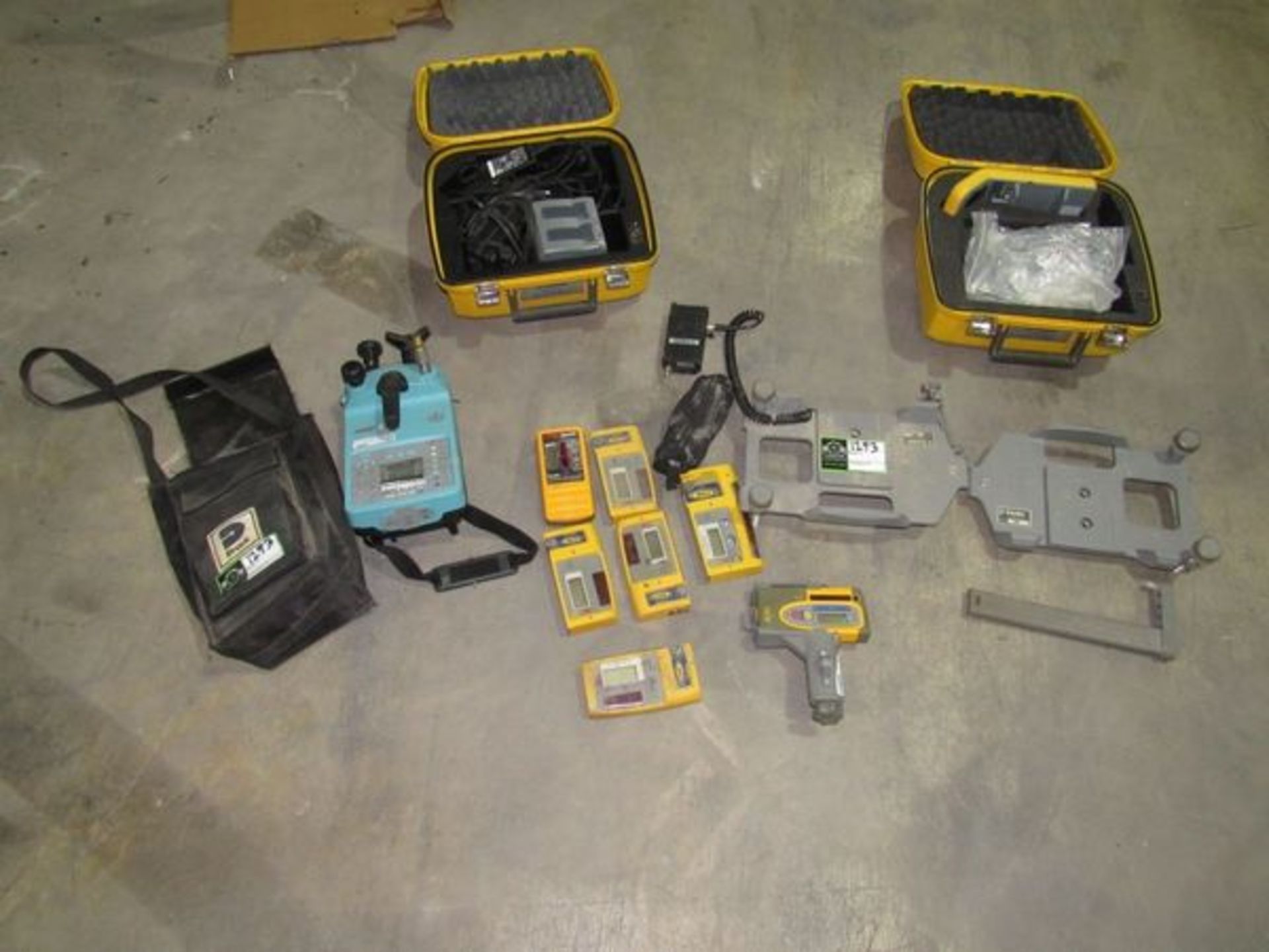 Assorted Surveying Equipment- MFR - Trimble (5) HR500 (1) LD-400 (1) HR550 - Bild 2 aus 13