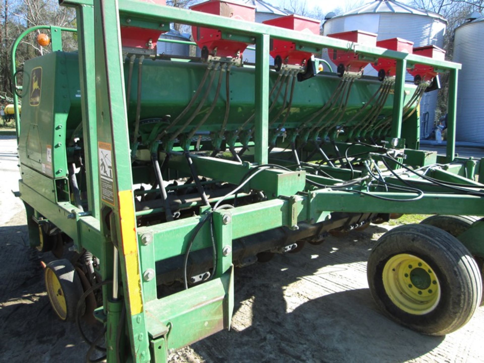 JD 750 seed drill 15' vin#  N00750X025262 - Image 4 of 4