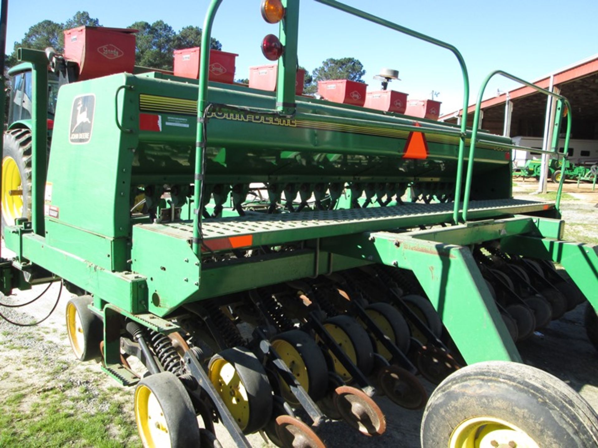 JD 750 seed drill 15' vin#  N00750X025262 - Image 2 of 4