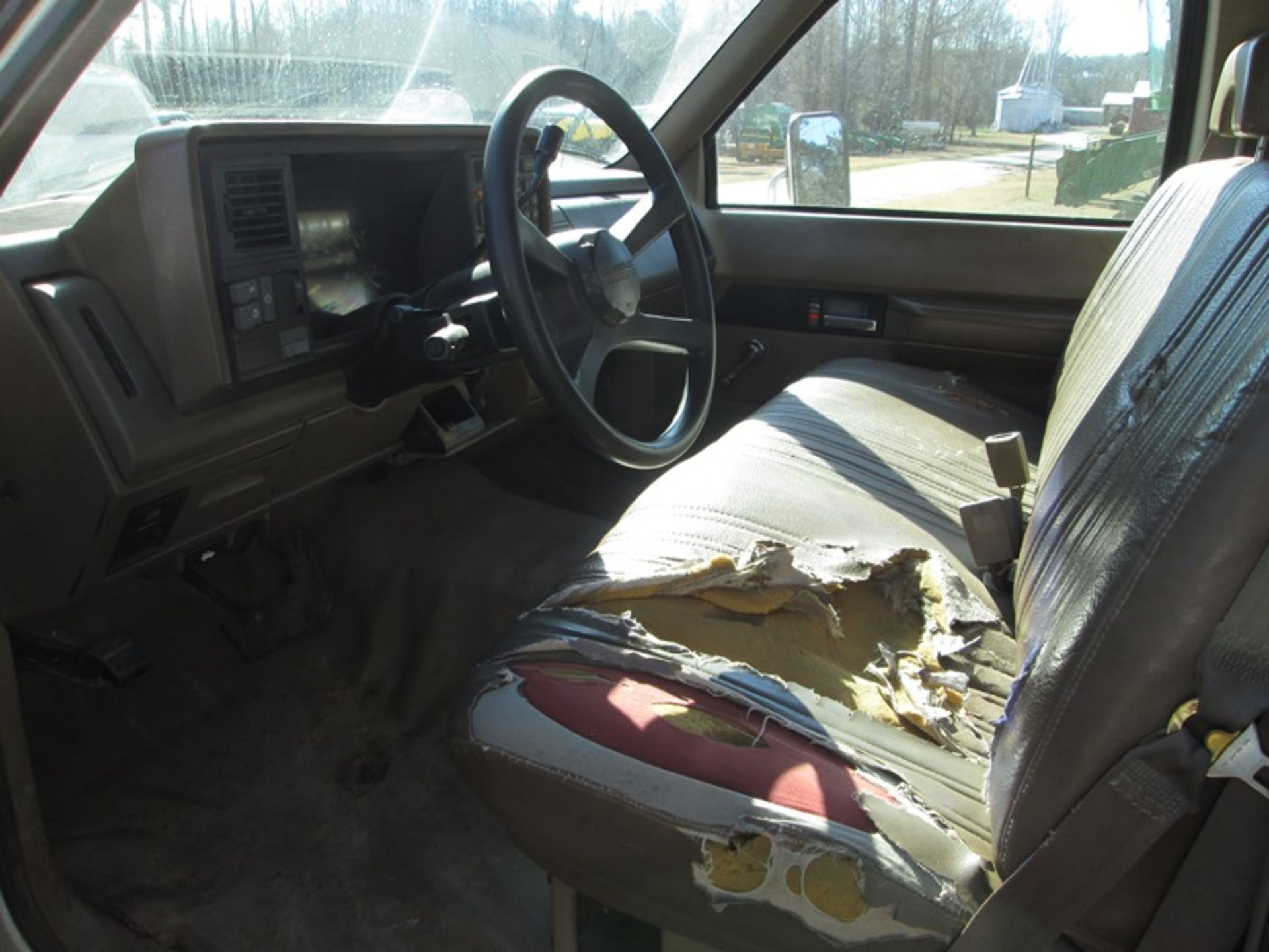 1994 Chevrolet 2500 service truck vin #1GBGC24K5REZ53929  153,988 miles - Image 4 of 5