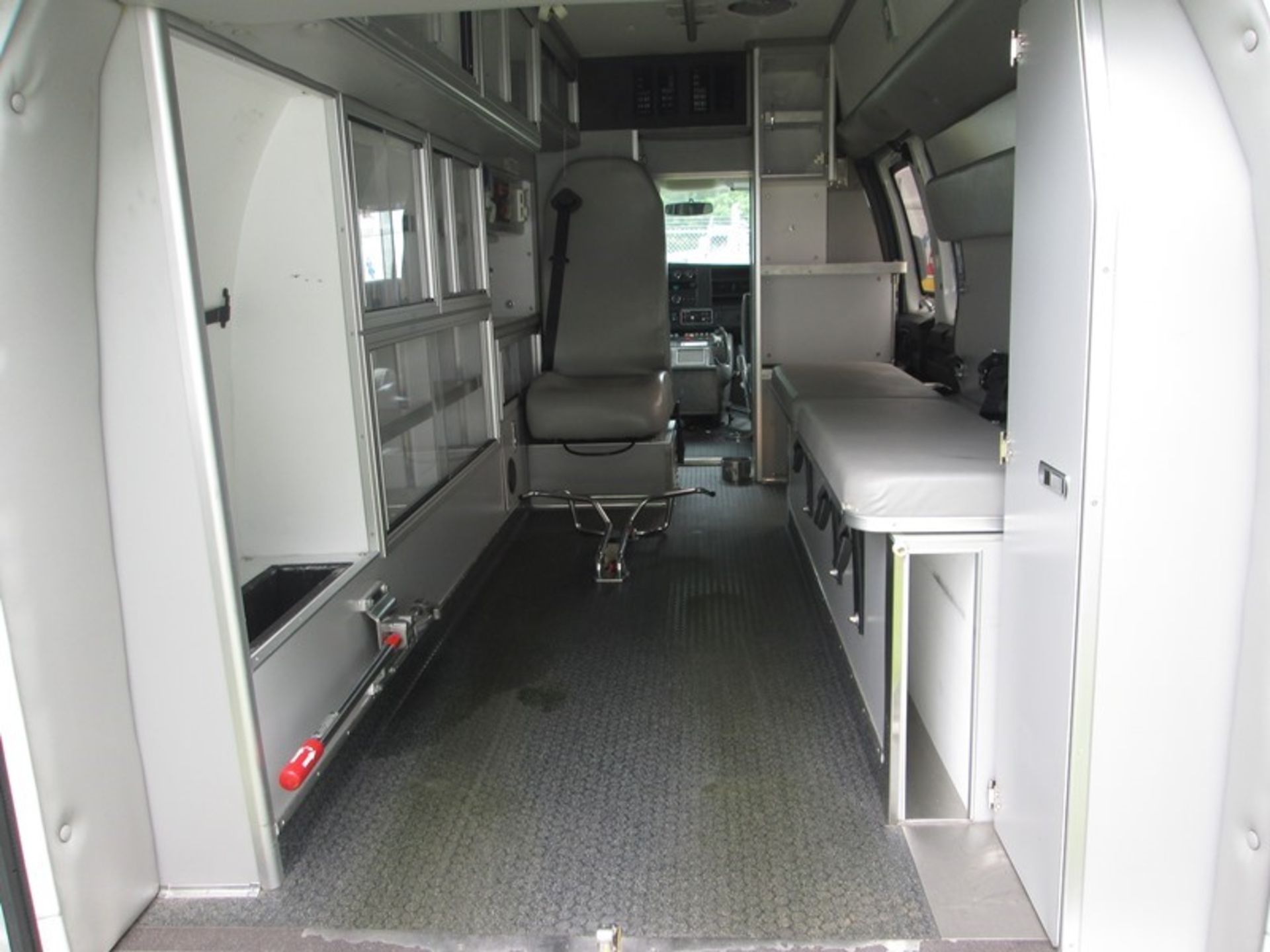 2012 CHEVROLET 6.0L GAS 104,988 MILES SJC VAN AMBULANCE VIN# 1GBZGUCG7C1140827 - Image 6 of 6