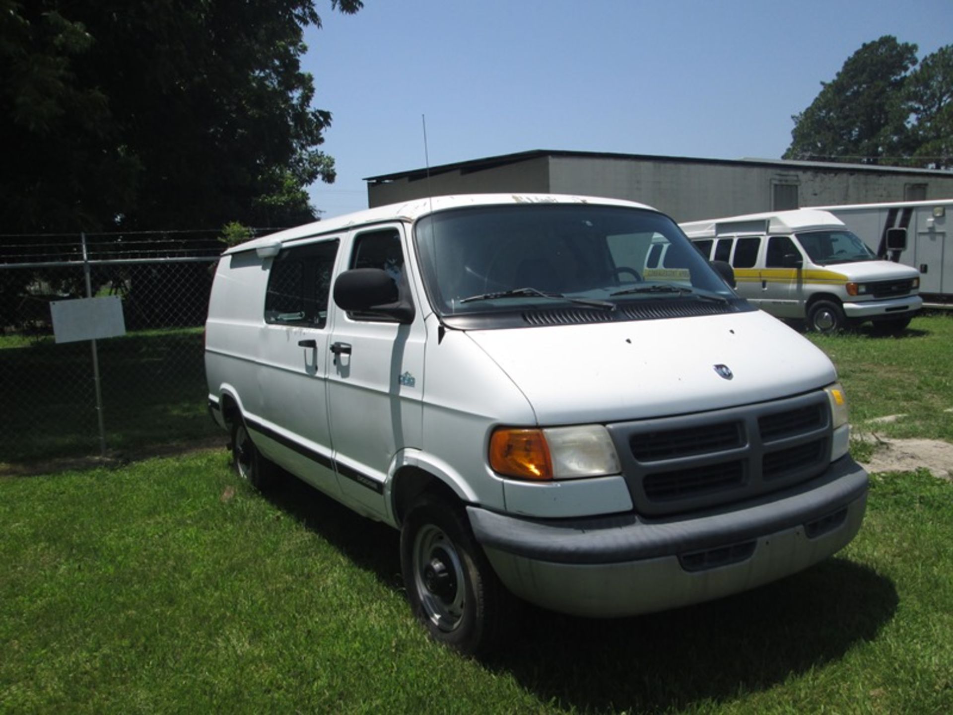 2000 DODGE VAN NATURAL GAS VIN# 2B7JB21T1YK153290 - Image 2 of 6