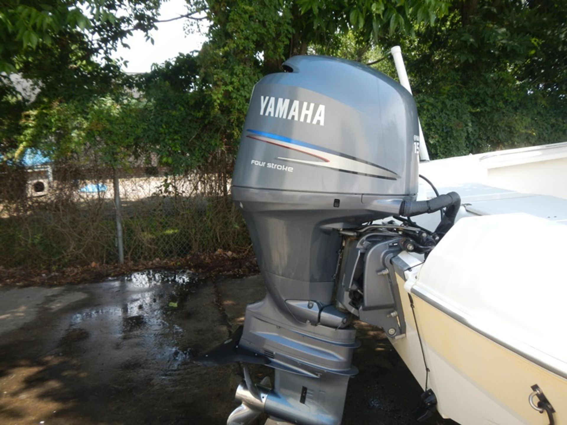 2004 FISHEMAN 200LT CC BOAT VIIN# WELCRA21J405 2005 YAMAHA 150 4 STROKE 2005 ROAD KING TRAILER - Image 4 of 9