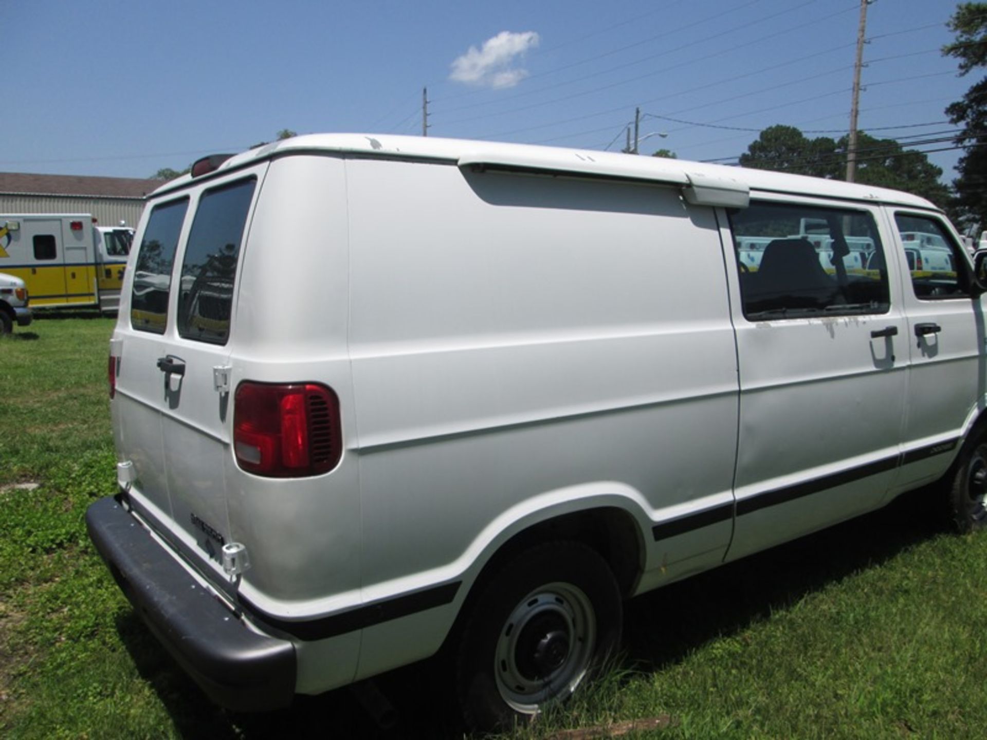 2000 DODGE VAN NATURAL GAS VIN# 2B7JB21T1YK153290 - Image 3 of 6