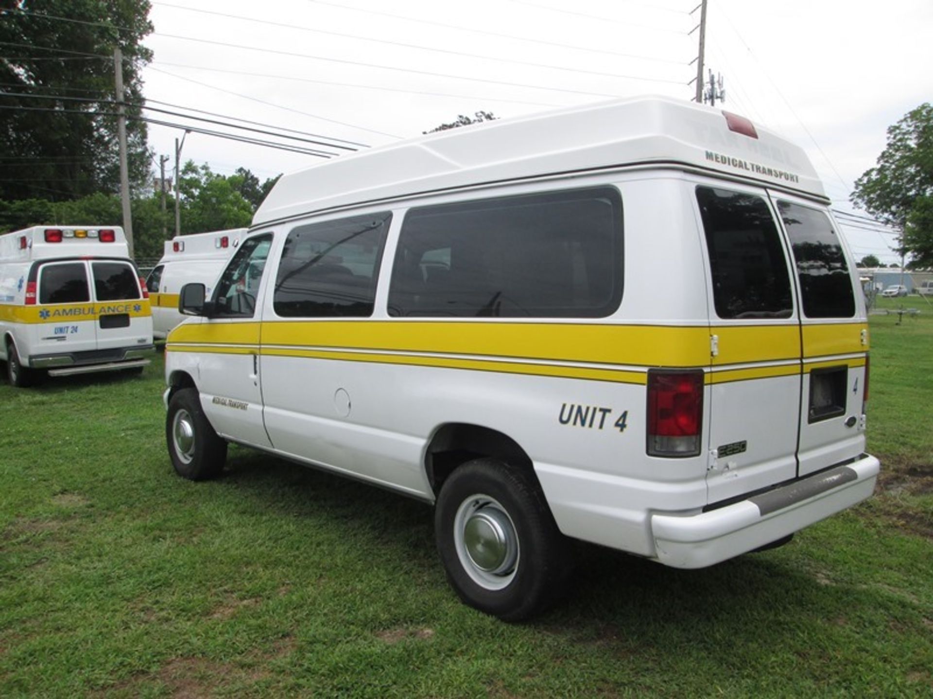 2004 FORD E250 TRANSPORT VAN 4.6L GAS 110,339 MILE VIN# 1FTNE24WX4HA46072 - Image 4 of 6