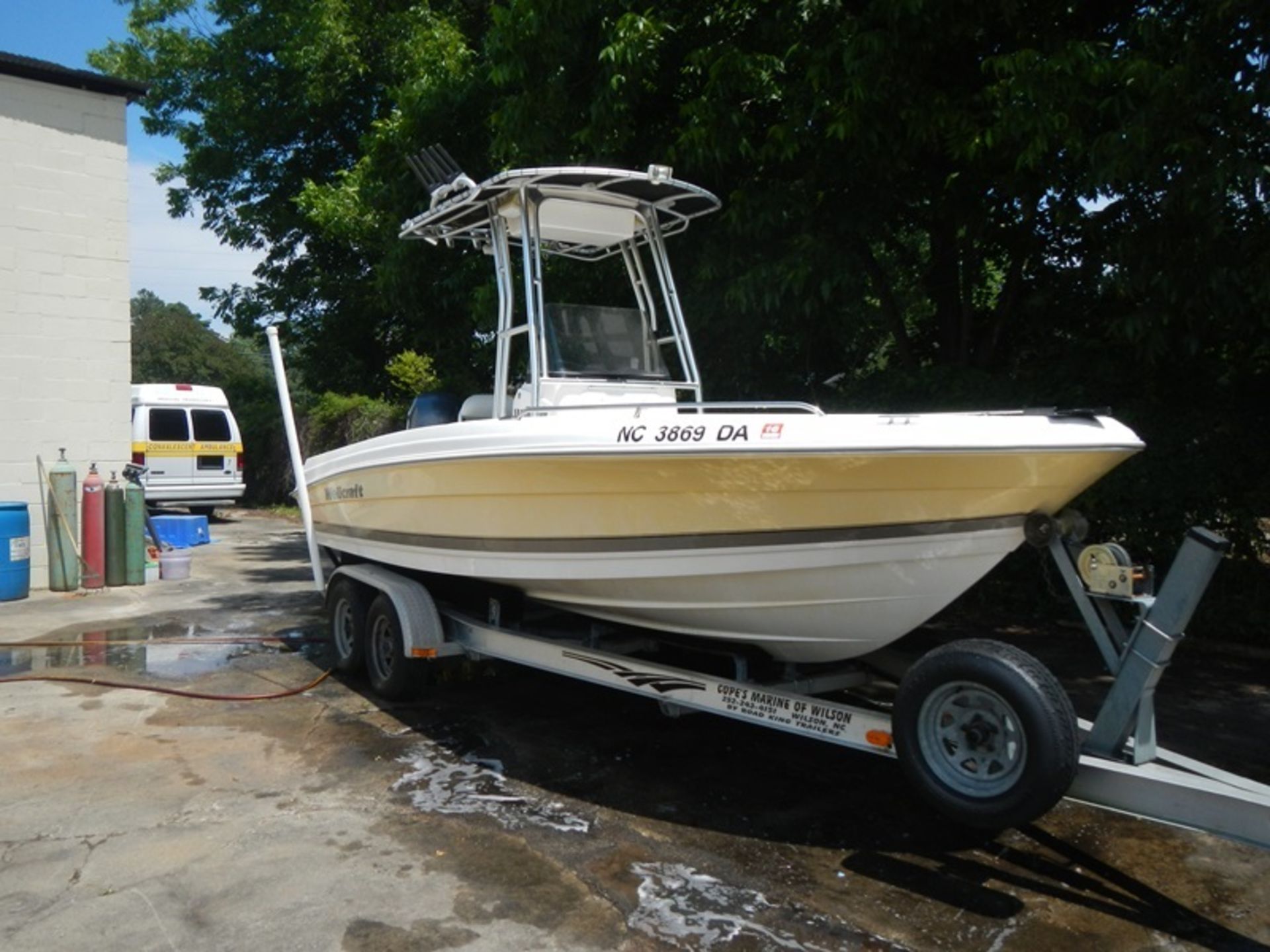 2004 FISHEMAN 200LT CC BOAT VIIN# WELCRA21J405 2005 YAMAHA 150 4 STROKE 2005 ROAD KING TRAILER - Image 2 of 9