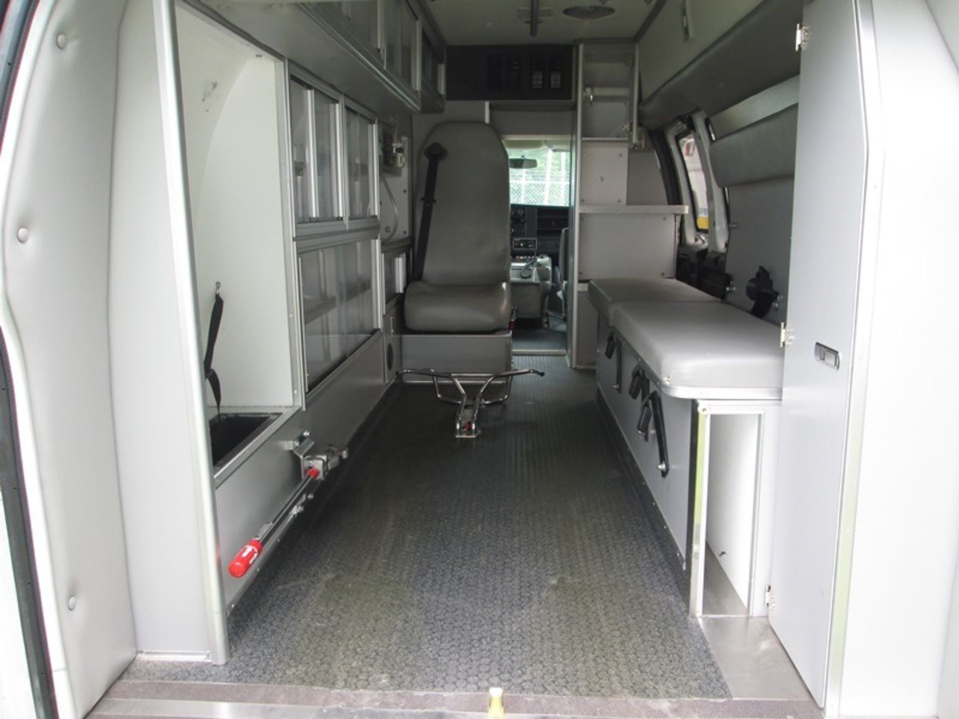 2012 CHEVROLET 6.0L GAS 105,910 MILES SJC VAN AMBULANCE VIN# 1GBZGUCG2C1141173 - Image 5 of 5