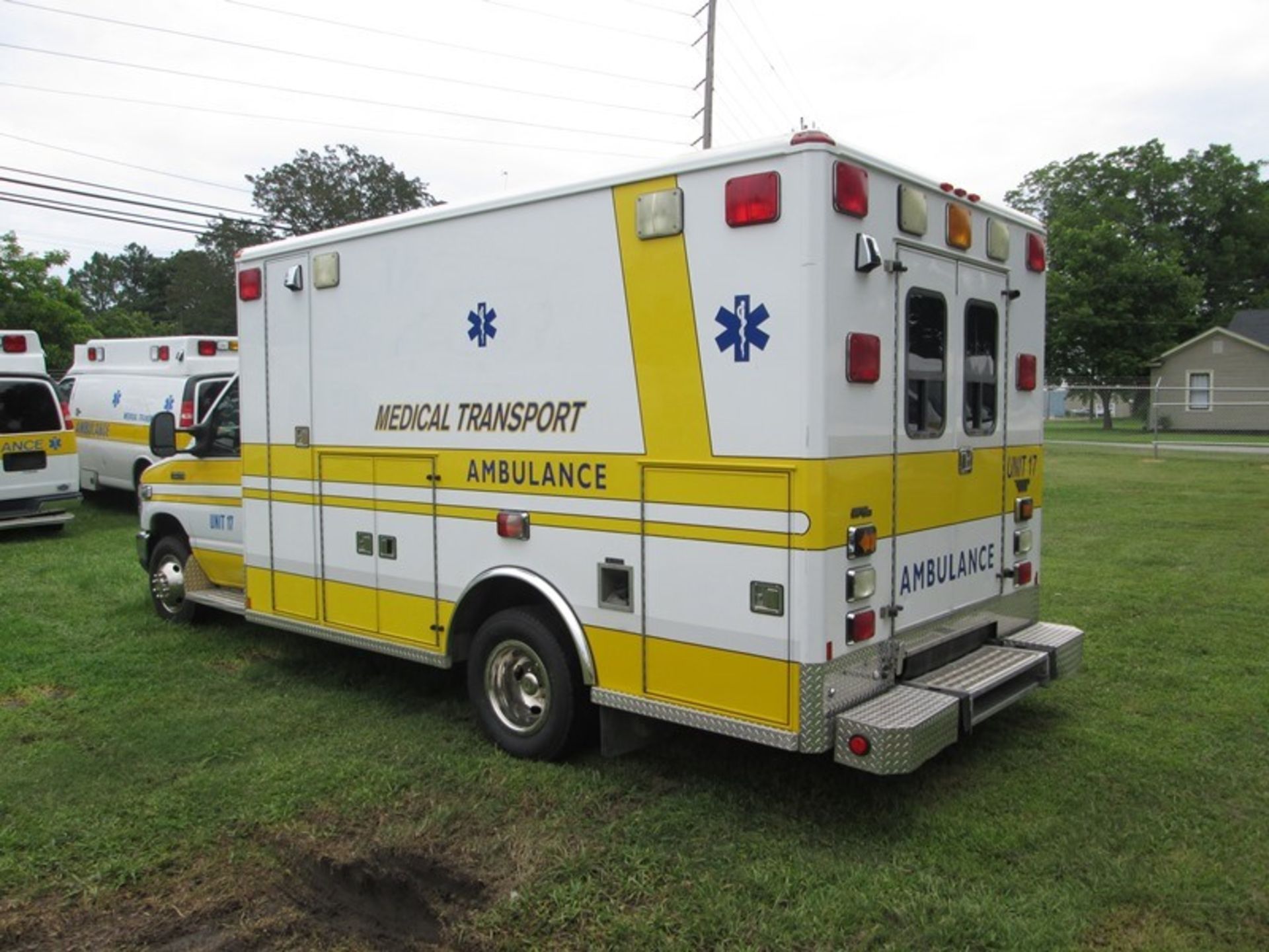 2008 FORD E-450 BARIATRIC 64,809 MILES WHEELED COACH CUSTOM AMBULANCE DIESEL VIN# 1FDXE45P48DB12927 - Image 4 of 6