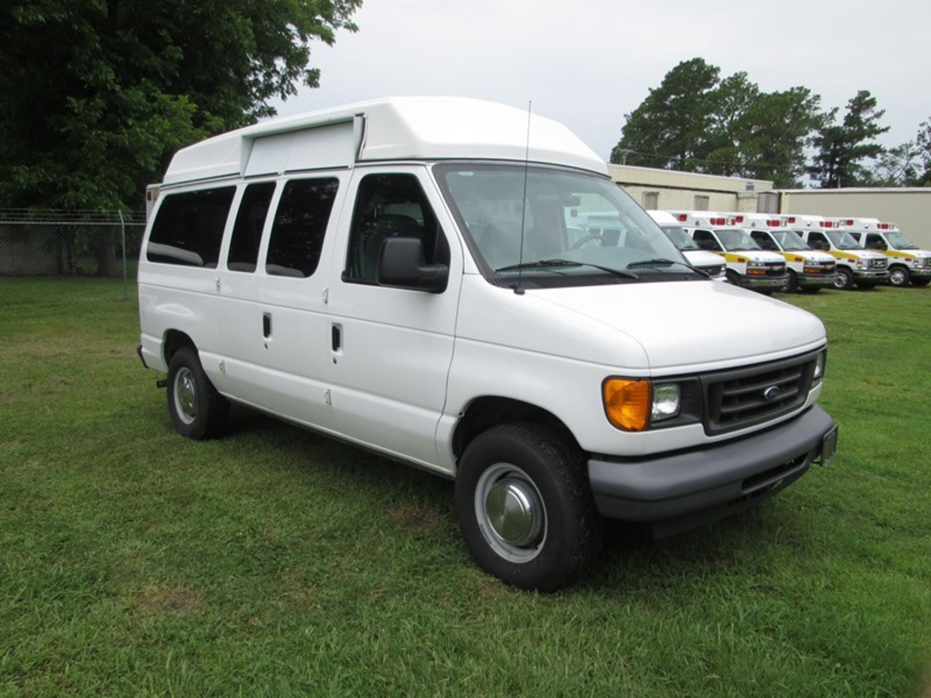 2006 FORD E250 TRANSPORT VAN 4.6LGAS 97,191 MILES VIN# 1FTNE24W36HA96637 - Image 2 of 6