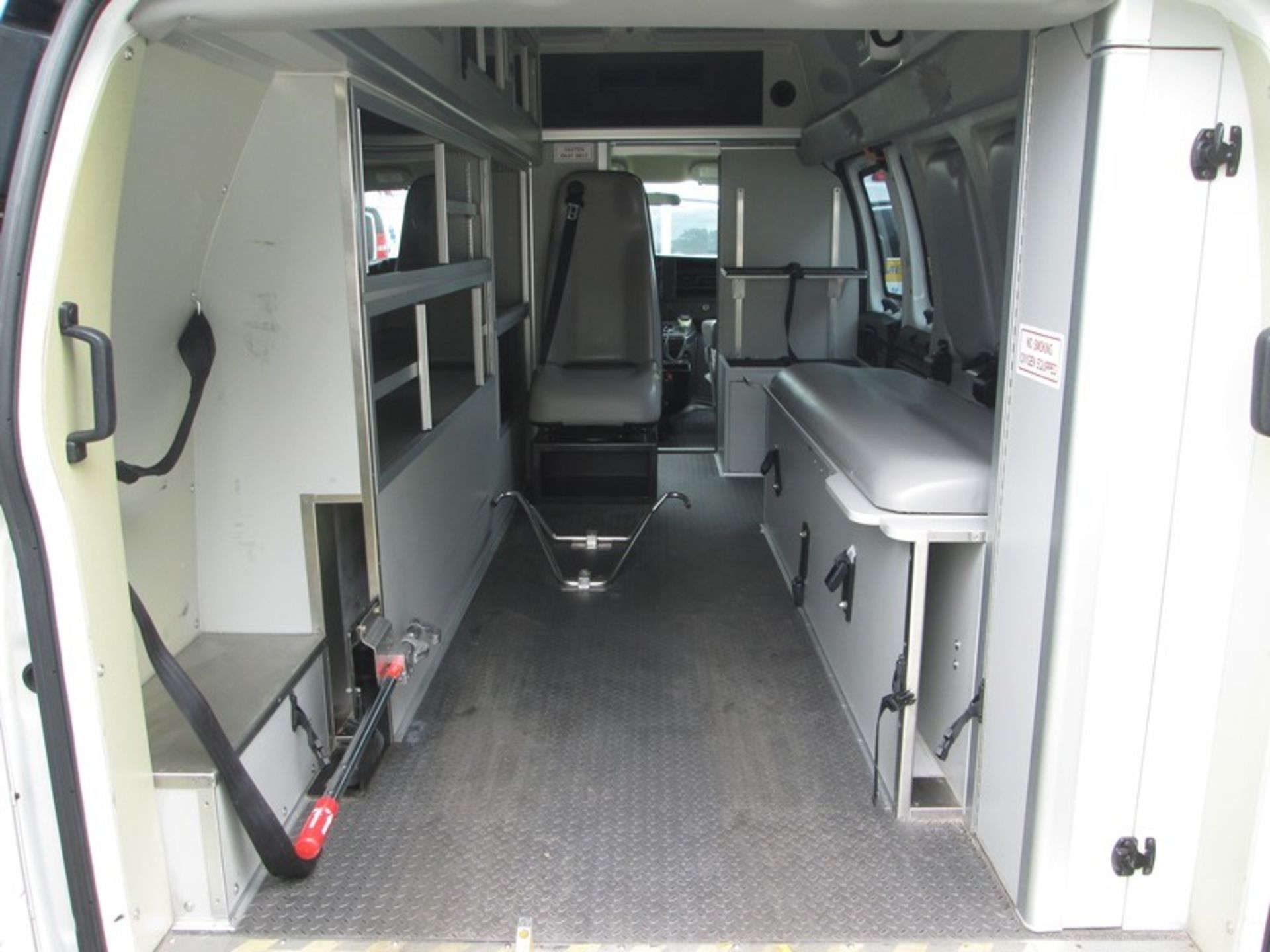 2009 CHEVROLET DIESEL 114,299 MILES WHEELED COACH CRUSADER AMBULANCE VIN# 1GBHG396791143613 - Image 6 of 6