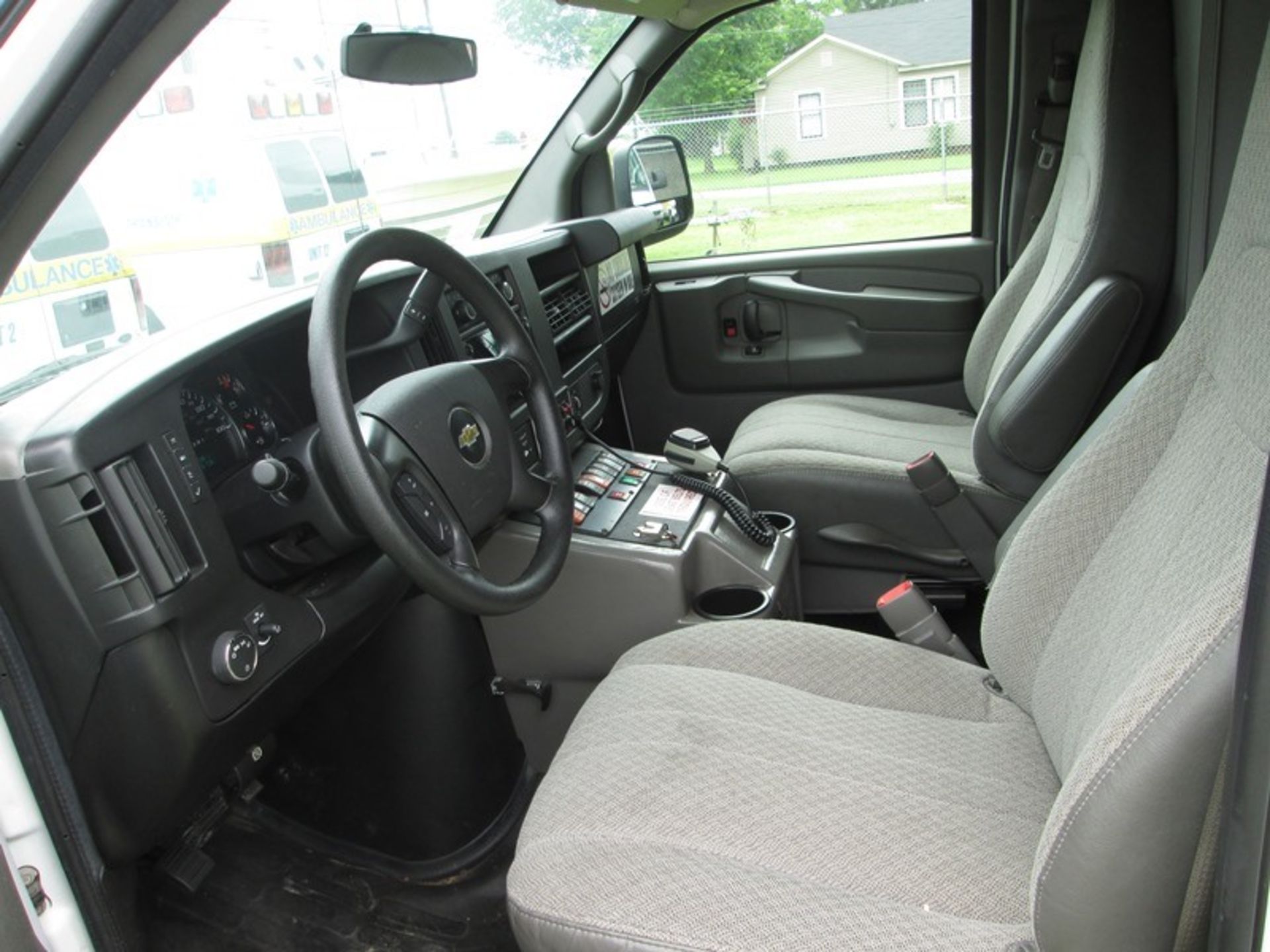 2012 CHEVROLET 6.0L GAS 105,910 MILES SJC VAN AMBULANCE VIN# 1GBZGUCG2C1141173 - Image 4 of 5