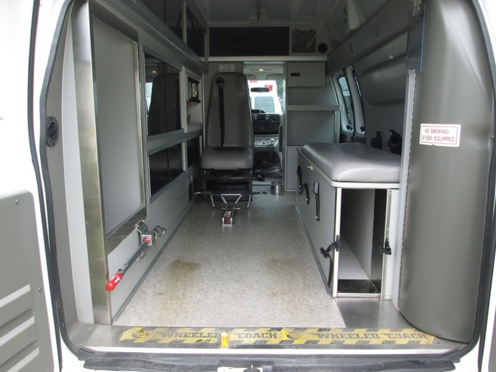 2010 FORD E-350 DIESEL 107,437 MILES WHEELED COACH CRUSADER AMBULANCE VIN# 1FDSS3EP9ADA32493 - Image 6 of 6