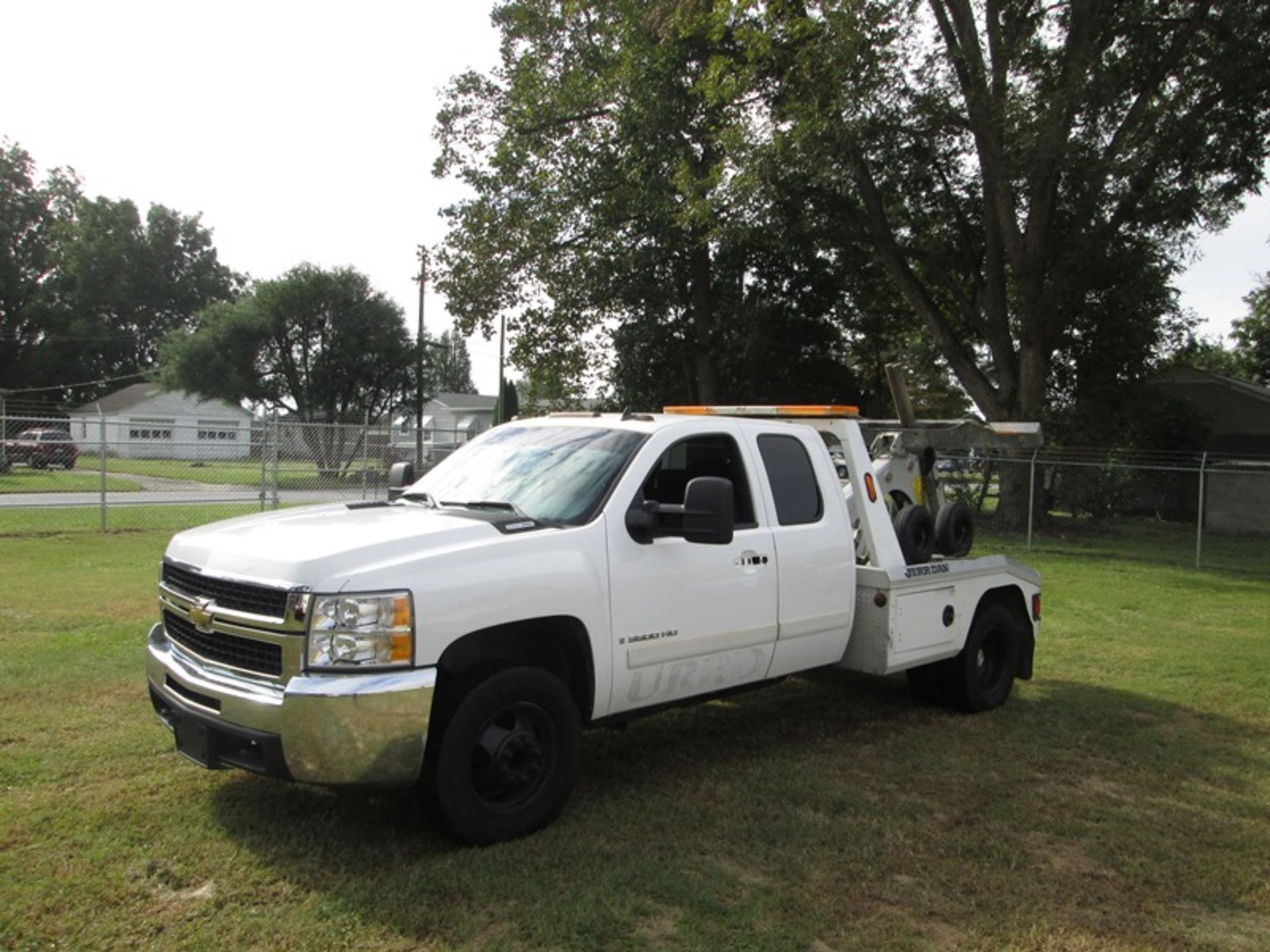 2008 Chevrolet 3500 Reg- Cab wrecker with wheel lift & winch ext cab vin #1GBJC39608E143781 478,