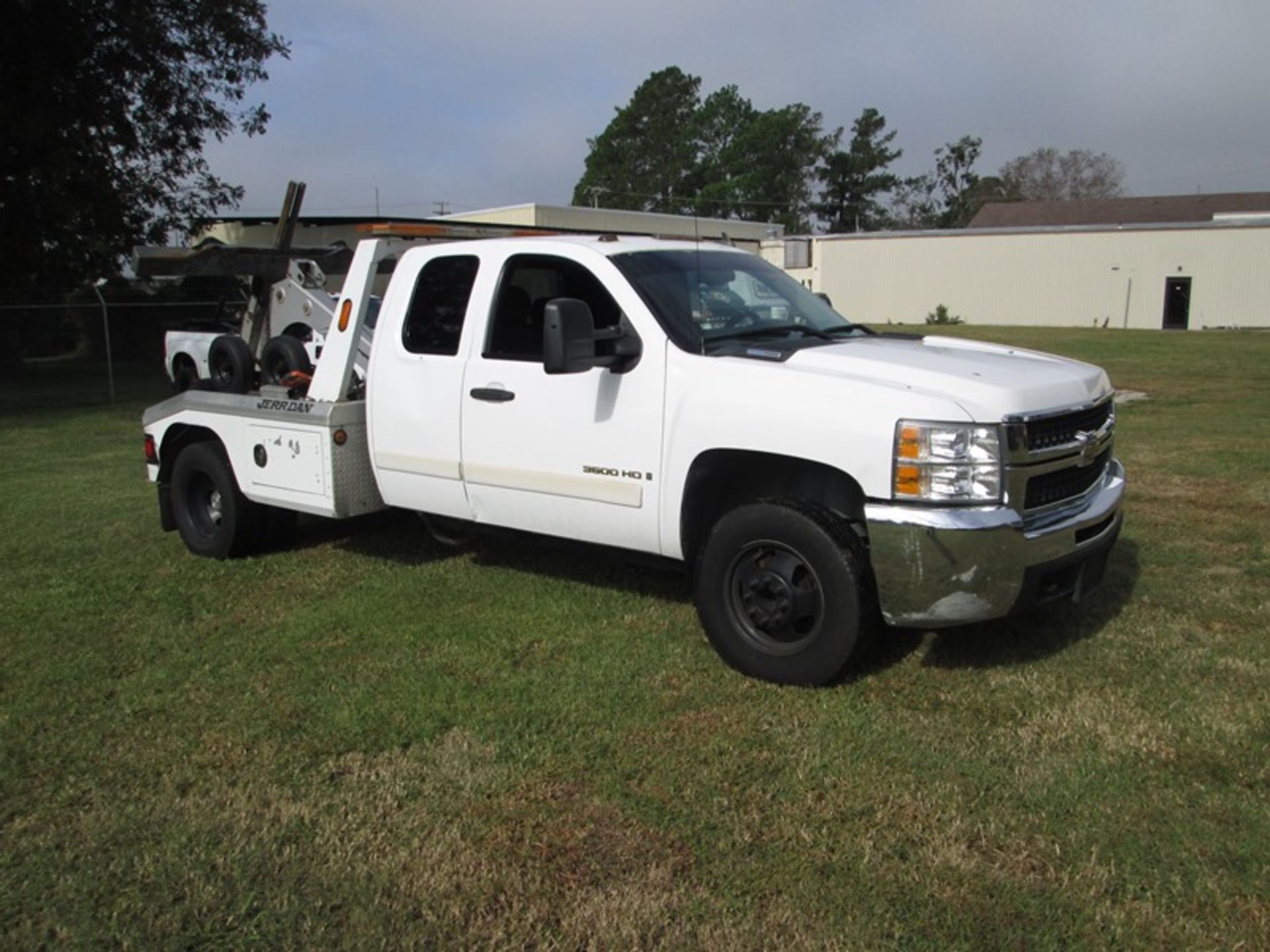 2008 Chevrolet 3500 Reg- Cab wrecker with wheel lift & winch ext cab vin #1GBJC39608E143781 478, - Bild 2 aus 6