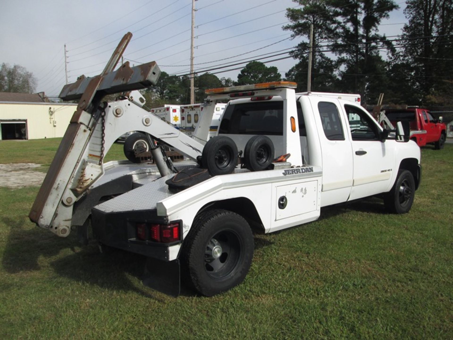 2008 Chevrolet 3500 Reg- Cab wrecker with wheel lift & winch ext cab vin #1GBJC39608E143781 478, - Bild 3 aus 6