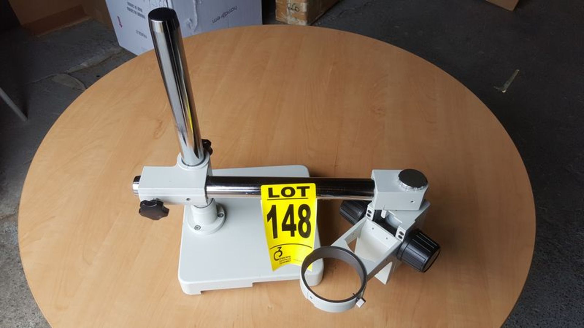 Microscope boom stand