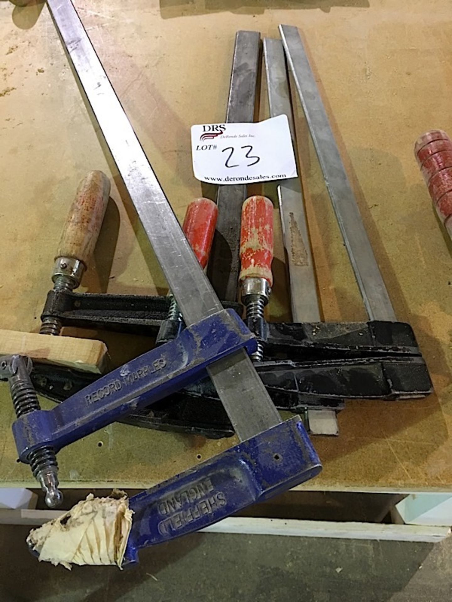 LOT OF CLAMPS (BIDDING IS PER CLAMP MULTIPLIED BY NUMBER OF CLAMPS)