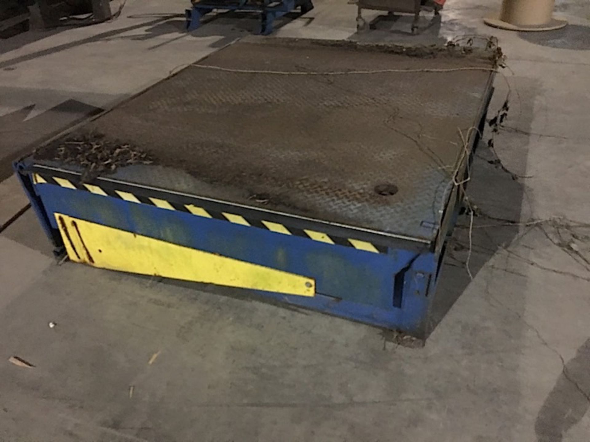 BLUE GIANT DOCK LEVELER