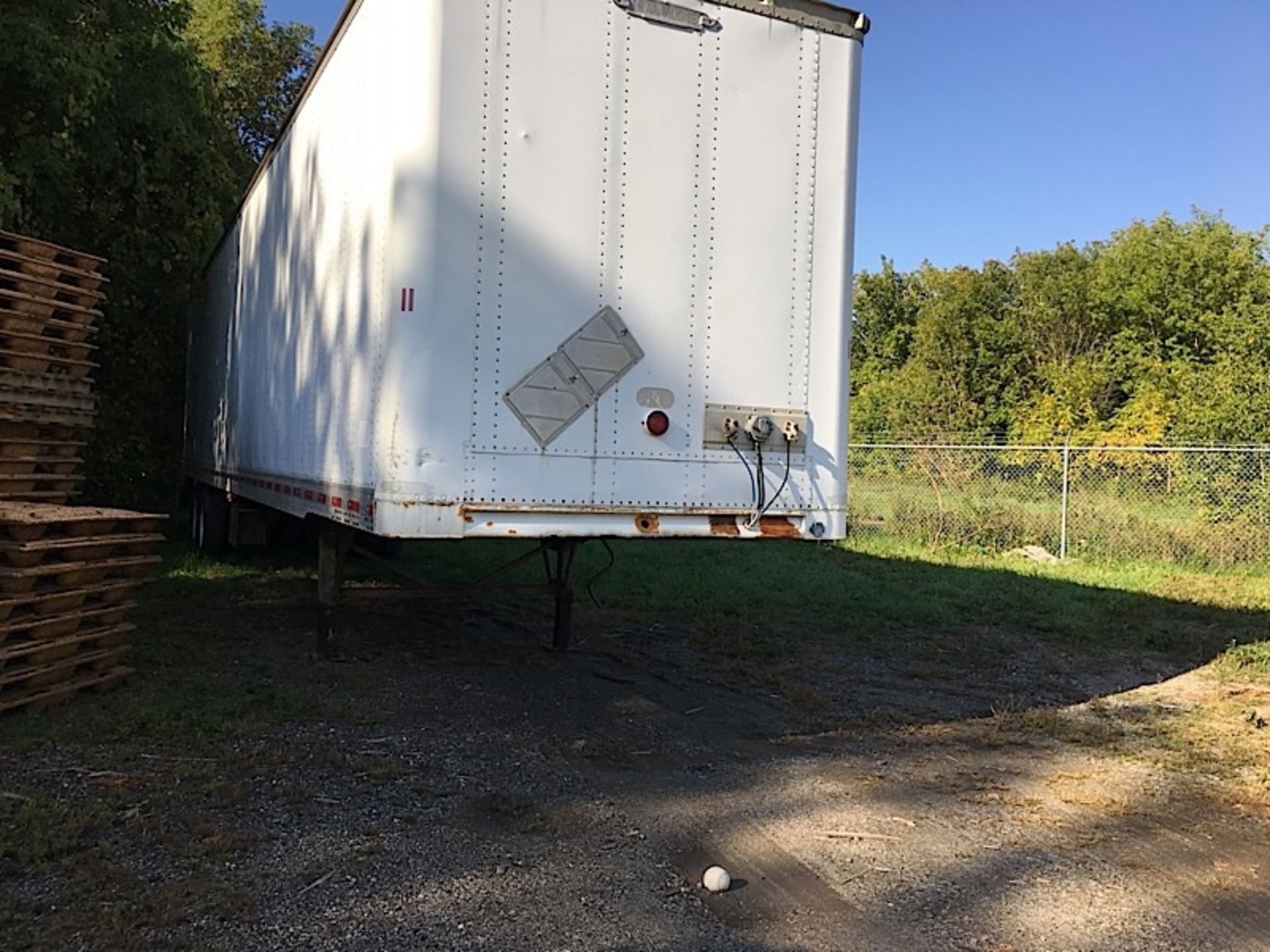 TRAILMOBILE 48' TRAILER WITH HYDRAULIC LIFT GATE