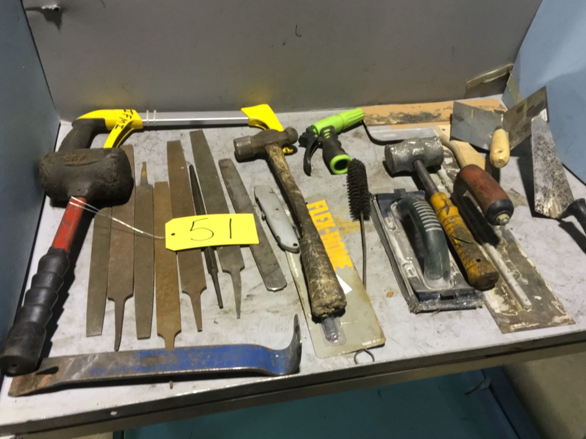 Assorted hand tools, mixed lot.