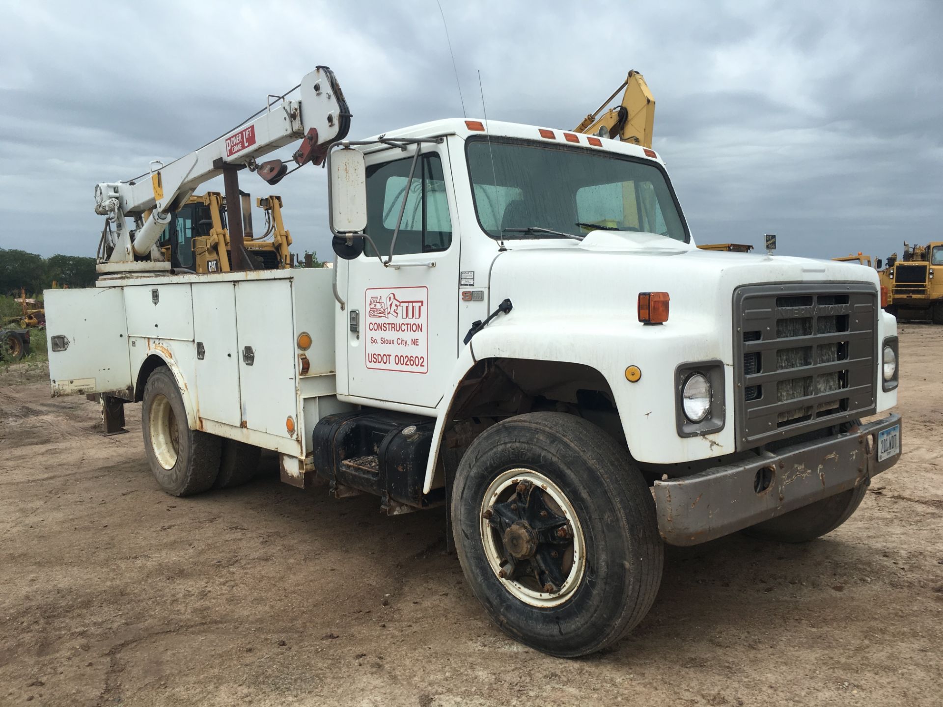 1984 International mechanics truck, VIN 1HTLAHEM3HHA23666. - Image 3 of 16