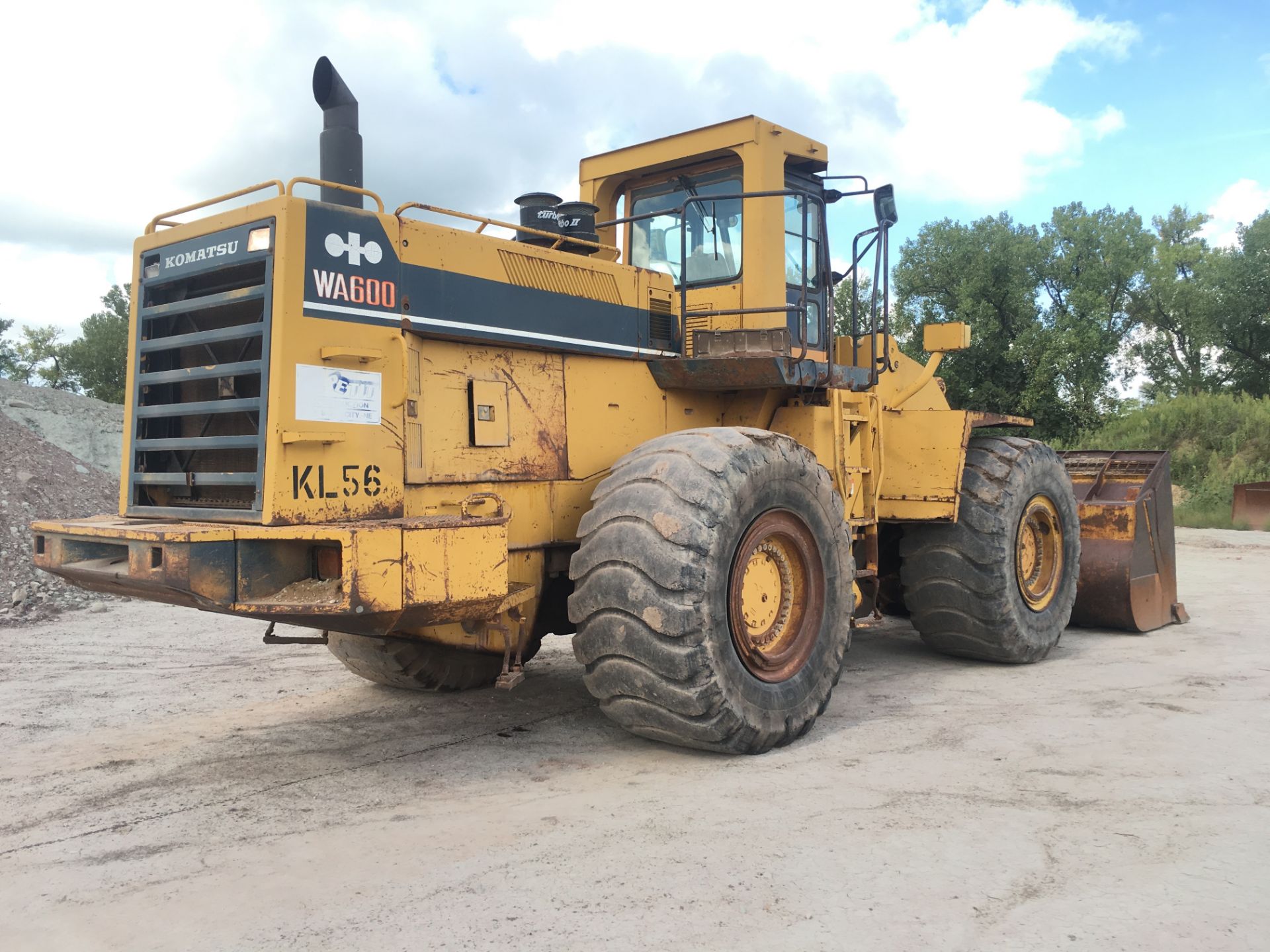 1987 Komatsu WA 600-1 Wheel Loader, SN 10013. - Image 4 of 11