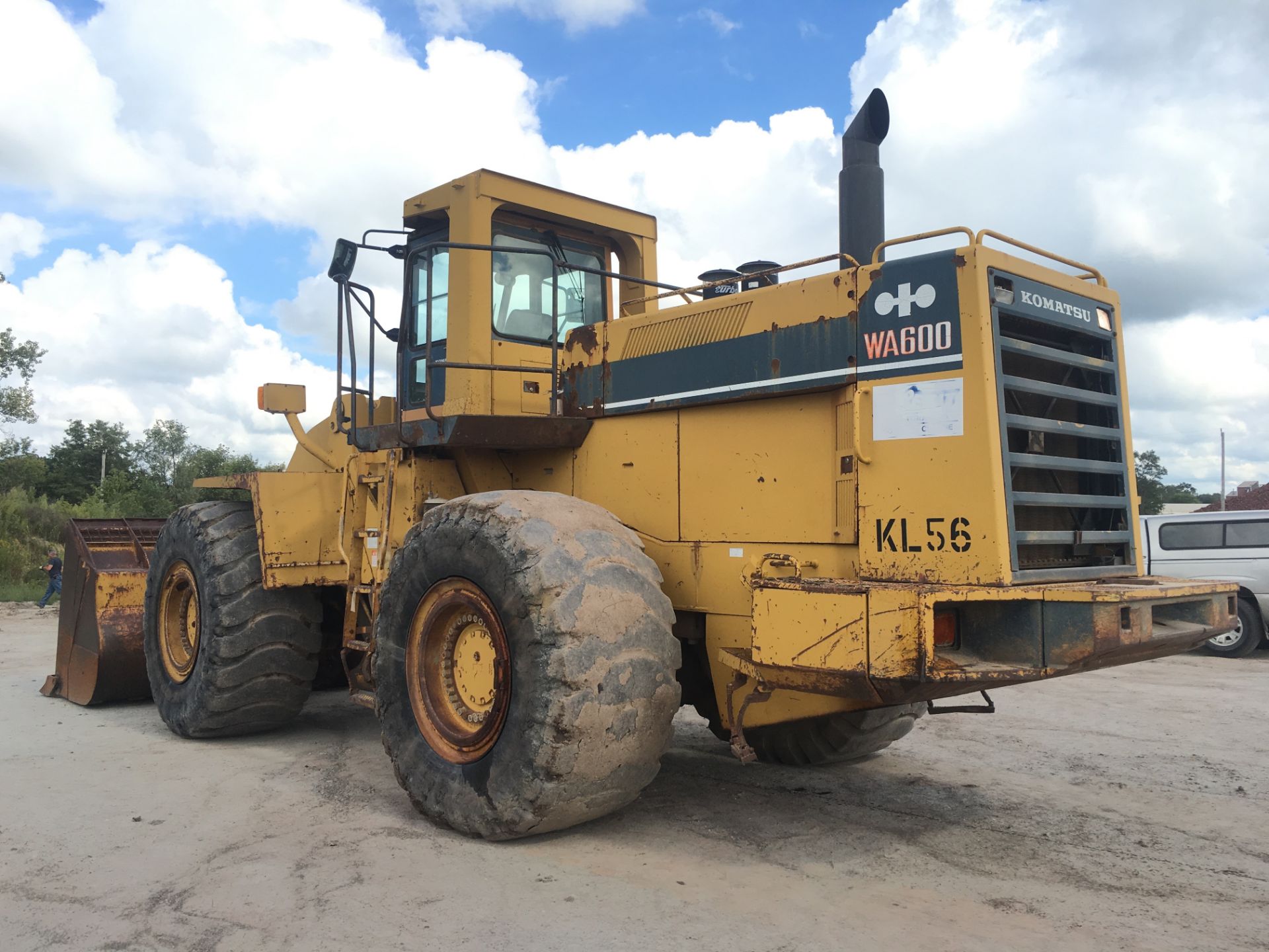 1987 Komatsu WA 600-1 Wheel Loader, SN 10013. - Image 3 of 11