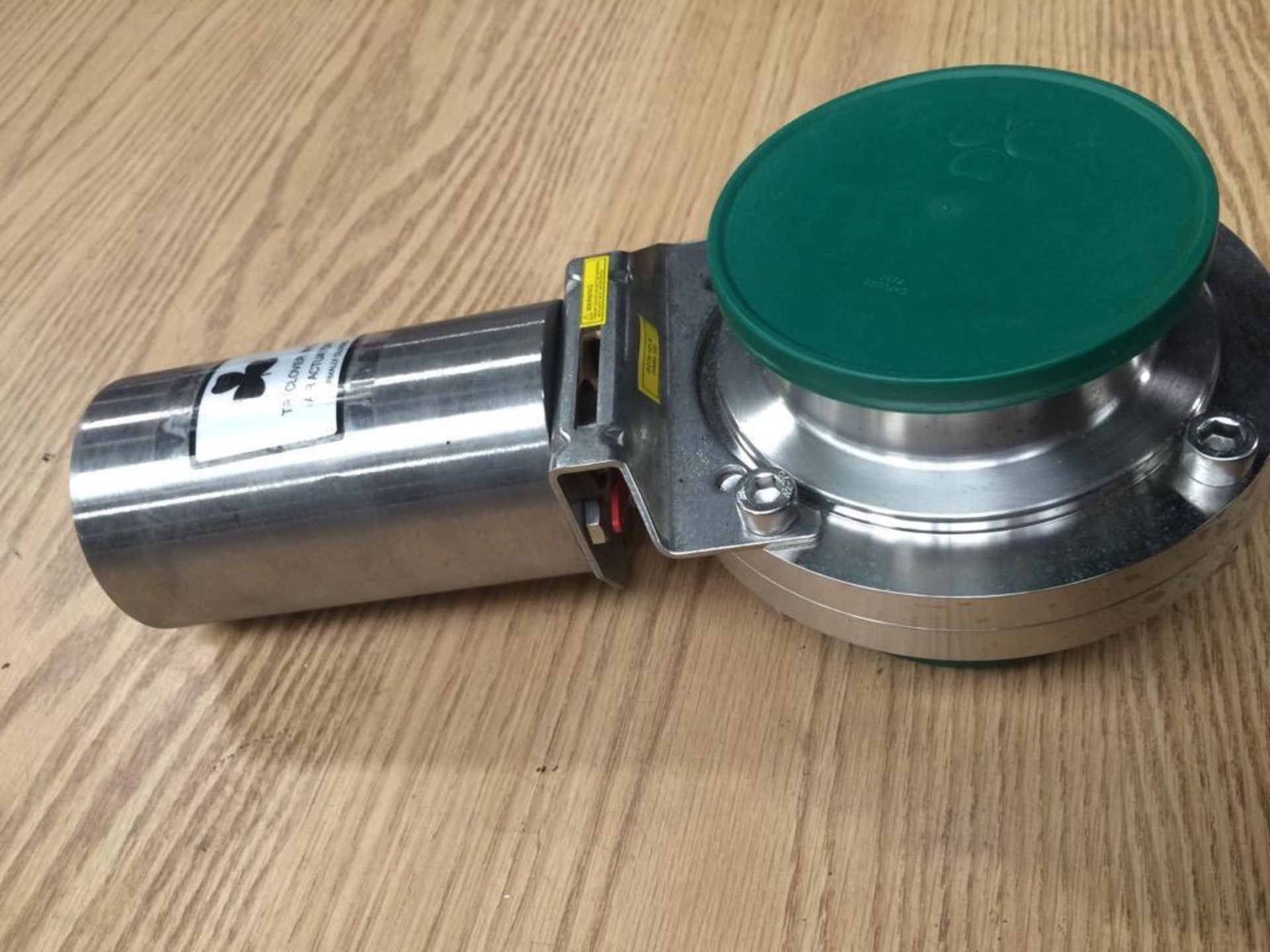 Unused TRI-CLOVER Air Actuator with Alfa Laval ISO101.6 316L CP Butterfly Valve. Tri-Clover Type: LK - Image 2 of 8