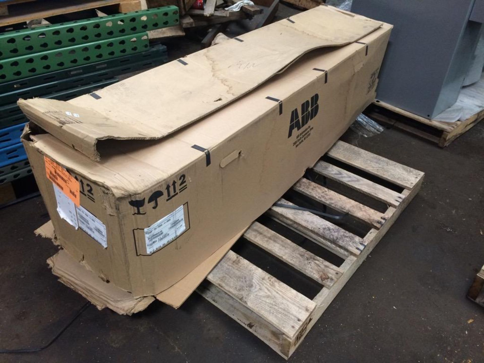 New In Box ABB Model ACS550-PD-059A-4+B055 Variable Frequency Drive VFD with Disconnect Switch and D - Image 9 of 10