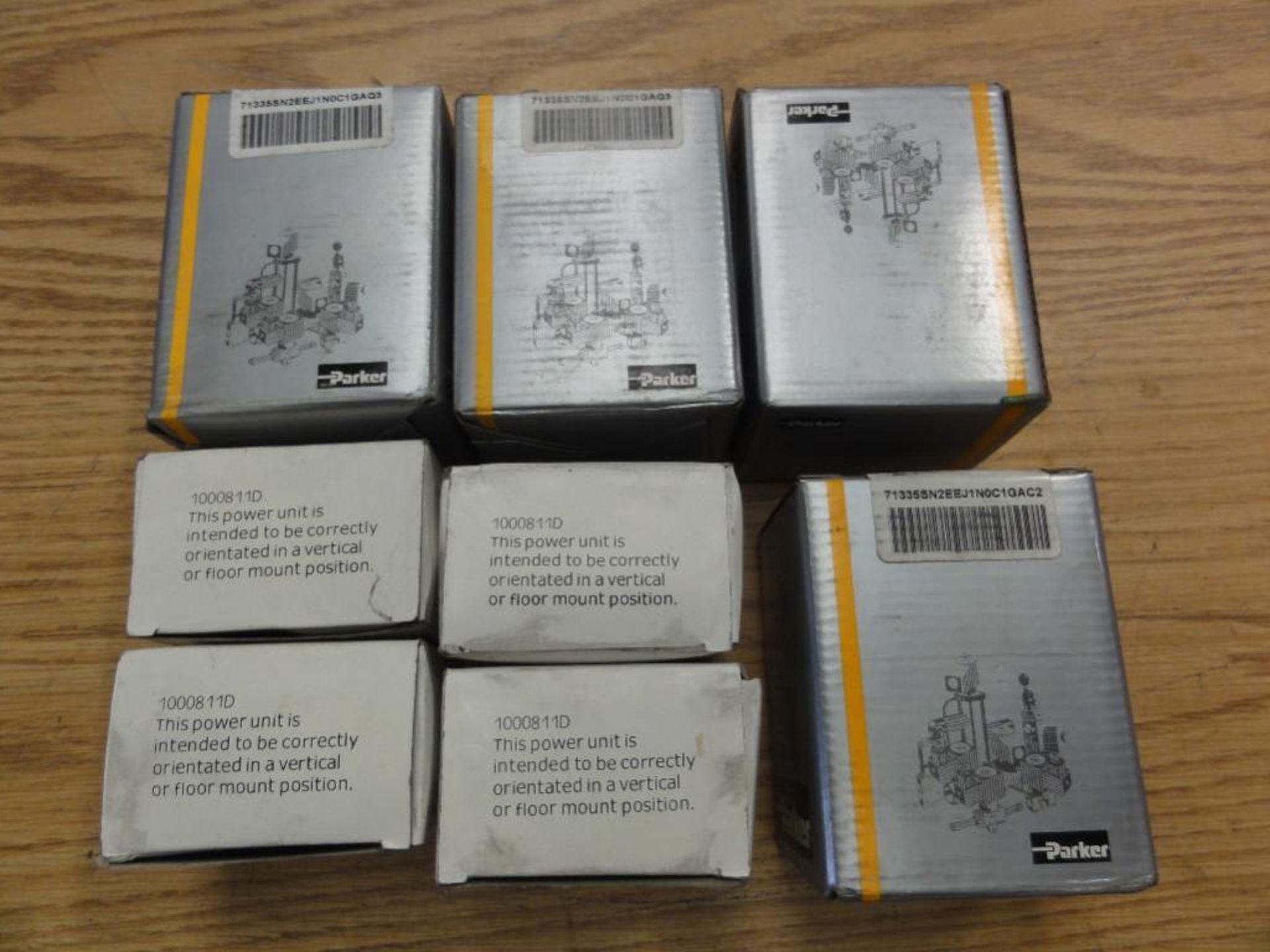 Assorted Parker Valves Part 71335SN2EEJ1N0C1GAC2, 7135SN2EEJ1N0C1GAQ3, and Trio Power Adapters 120VA