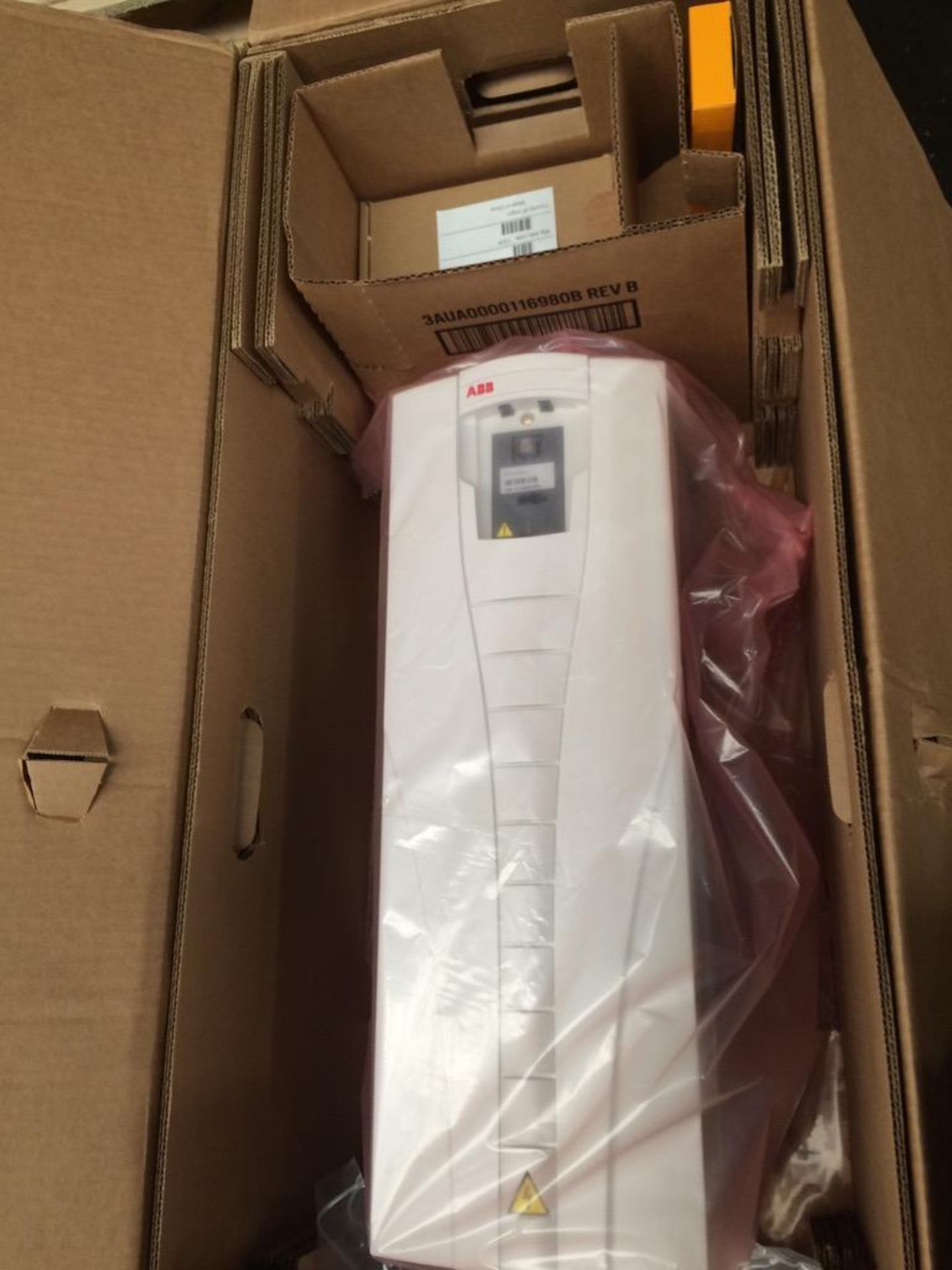 New In Box ABB Model ACS550-01-059A-4 40HP 30KW VFD Variable Frequency Drive. Serial Number 21340013 - Image 2 of 10