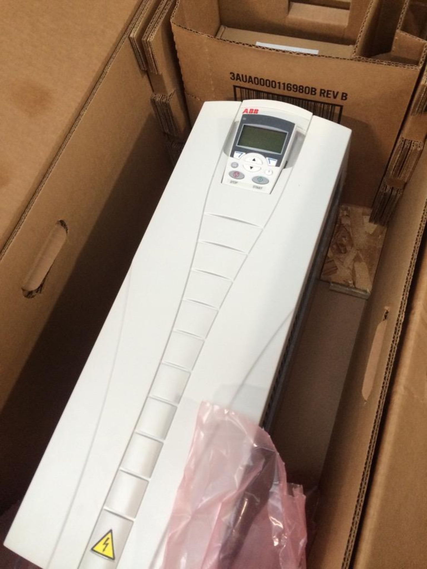 New In Box ABB Model ACS550-01-059A-4 40HP 30KW VFD Variable Frequency Drive. Serial Number 21340013 - Image 7 of 10