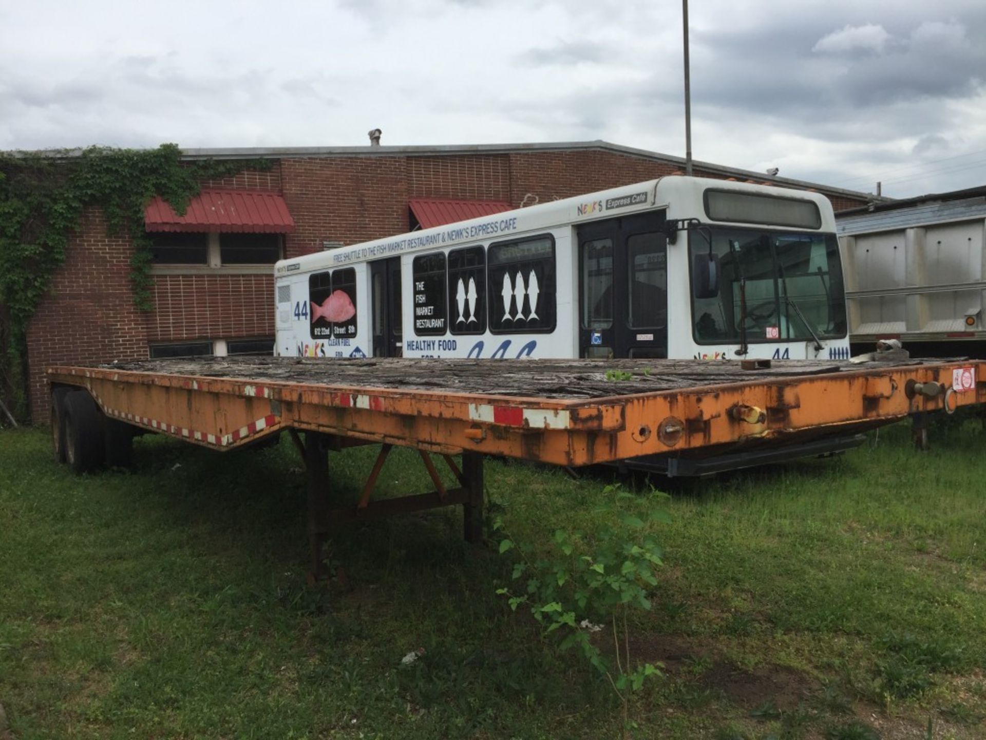 40' Flatbed trailer - Image 2 of 4