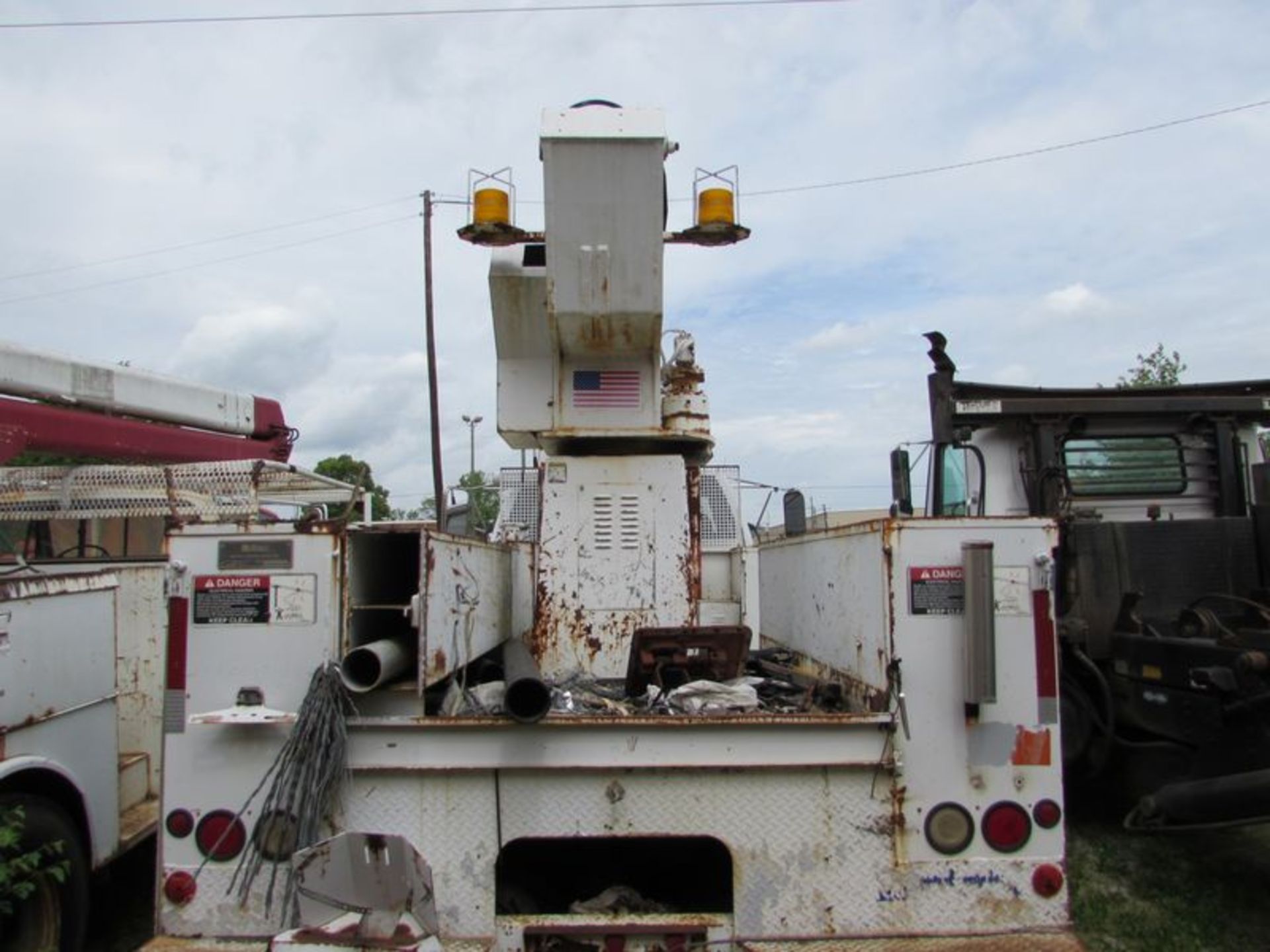 1994 Chevy Kodiak bucket truck, Cat diesel, automatic, Altech service bed, w/Altech 31', - Image 4 of 7