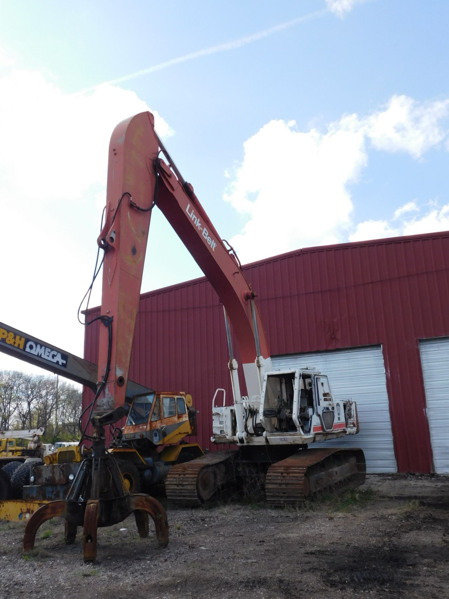 Link-belt LS5800 C series 2 Hydraulic Excavator (Orange Peel Attachment Sold Separately)