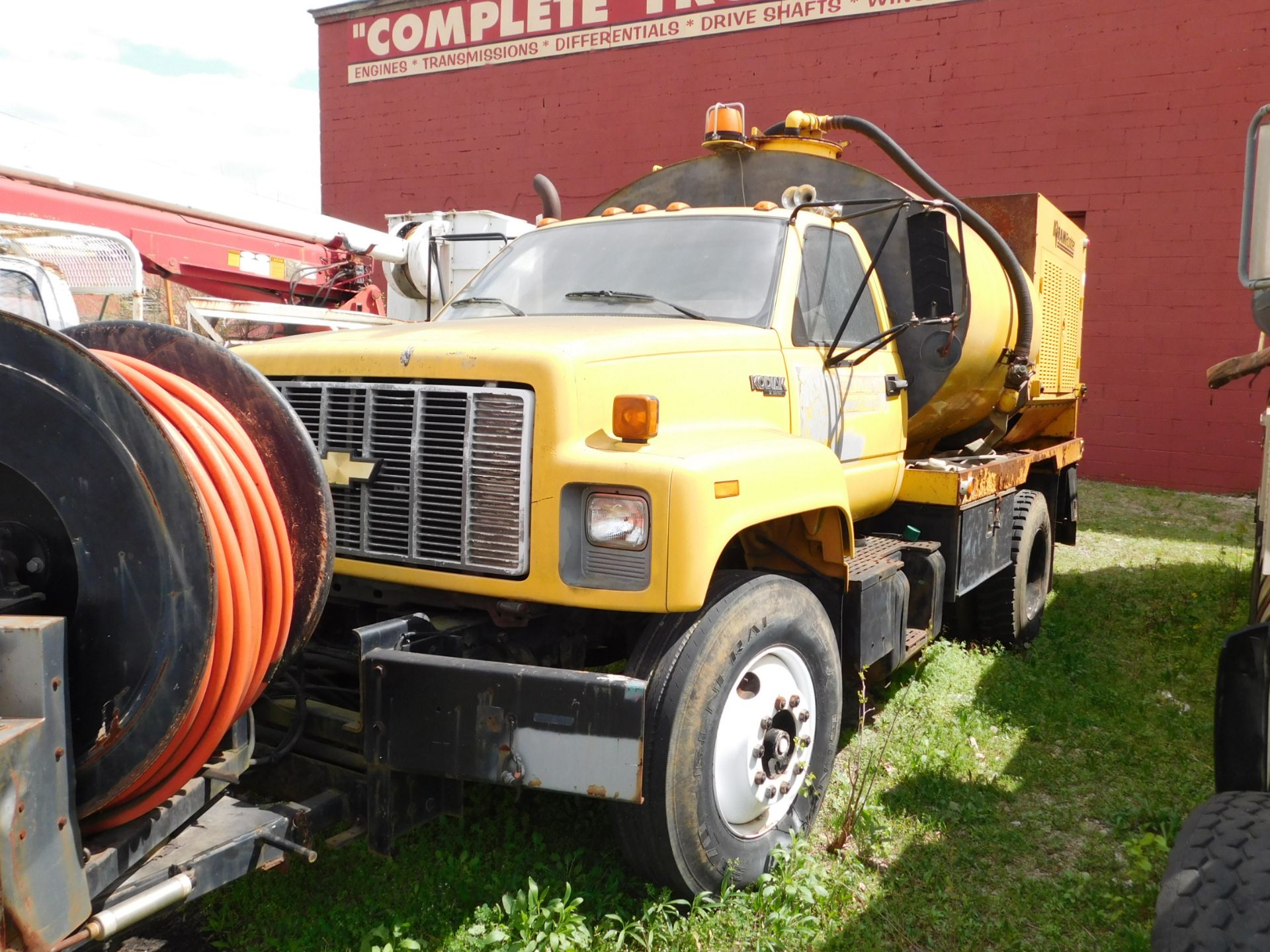 1994 Chevy Kodiak vacuum truck, cat diesel automatic, w/guzzler ram rodder, bed w/Perkins engine, - Image 2 of 4