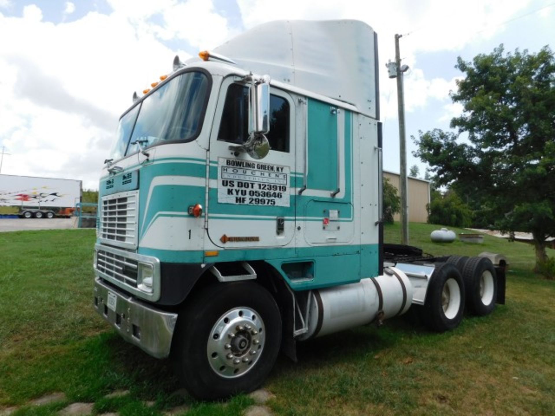 1990 International Mdl 9600 Cab-over Tractor, w/Sleeper, Cummins 400, 10sp, ODO 333,810, Vin - Image 2 of 3