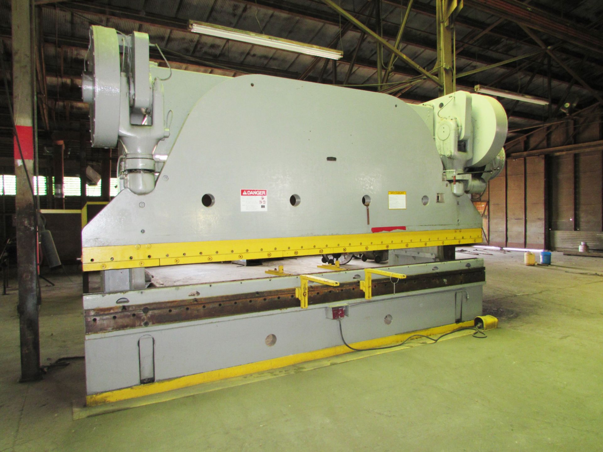 Cincinnati 13 Series Press Brake, 12' X 400-Ton, 4" Stroke, Actual Bed width 14'S/N 36178